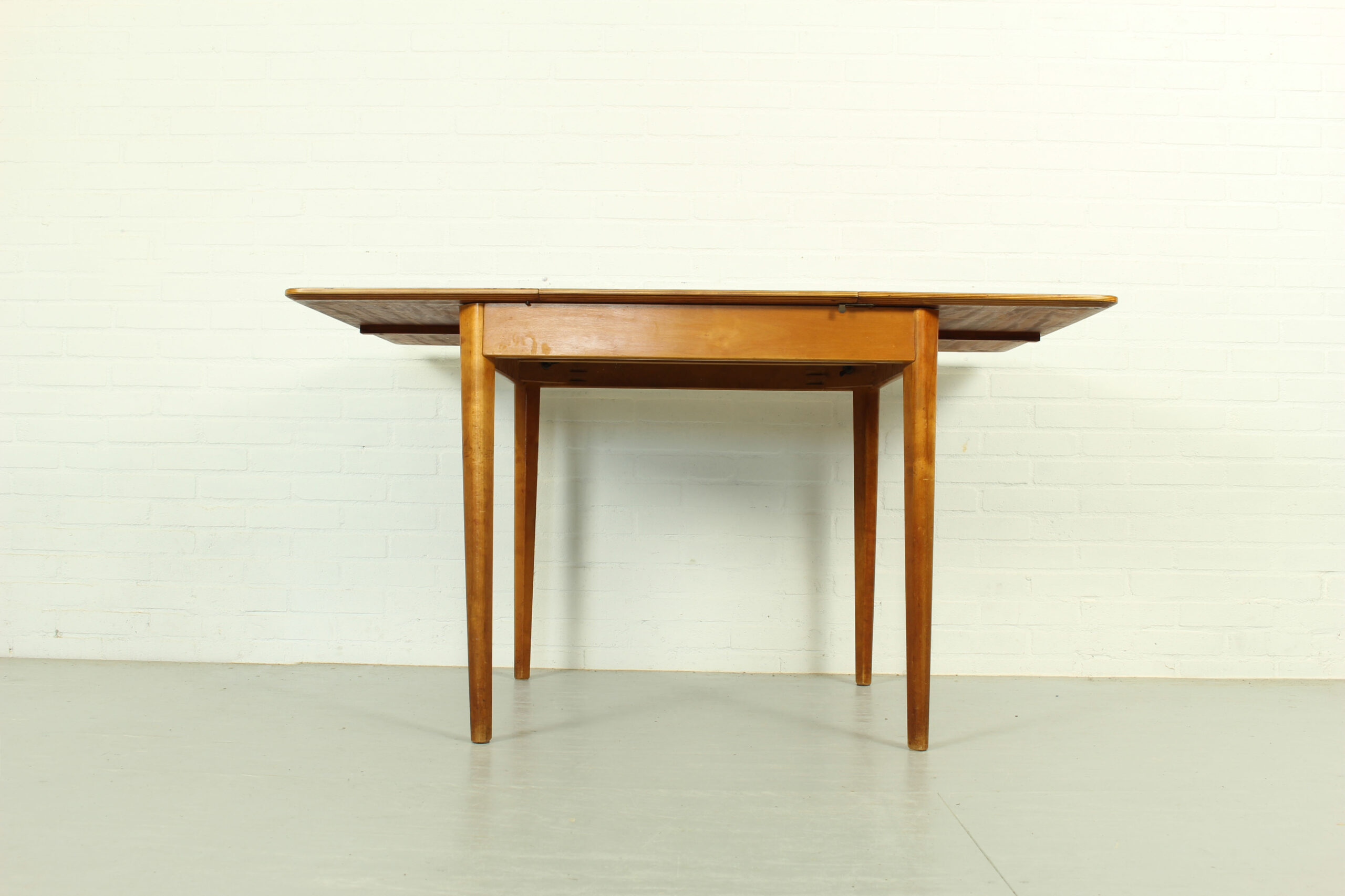 1958 Pastoe drop-leaf table – Dutch design classic