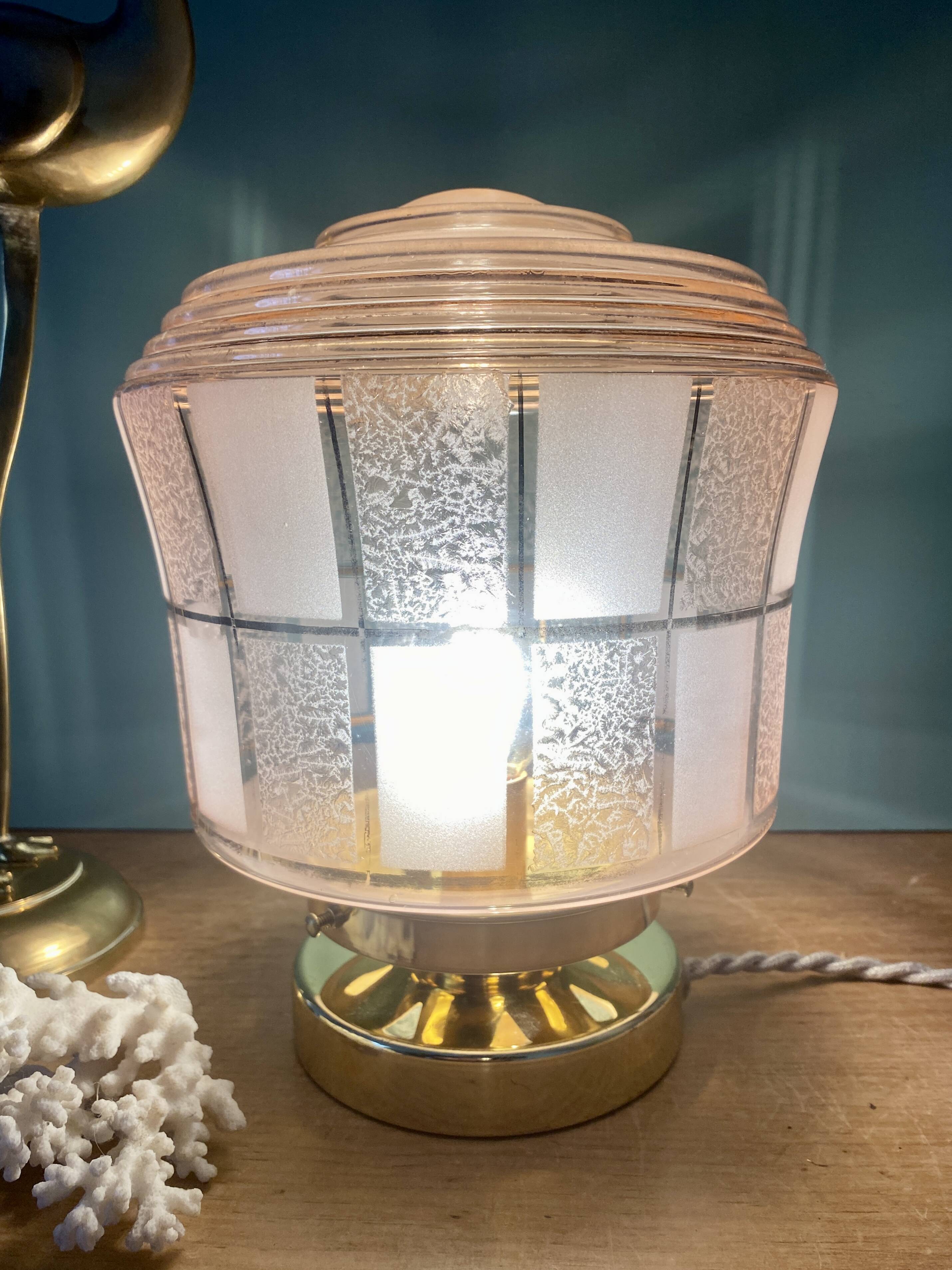 Lampe à poser globe vintage art déco en verre rose et doré