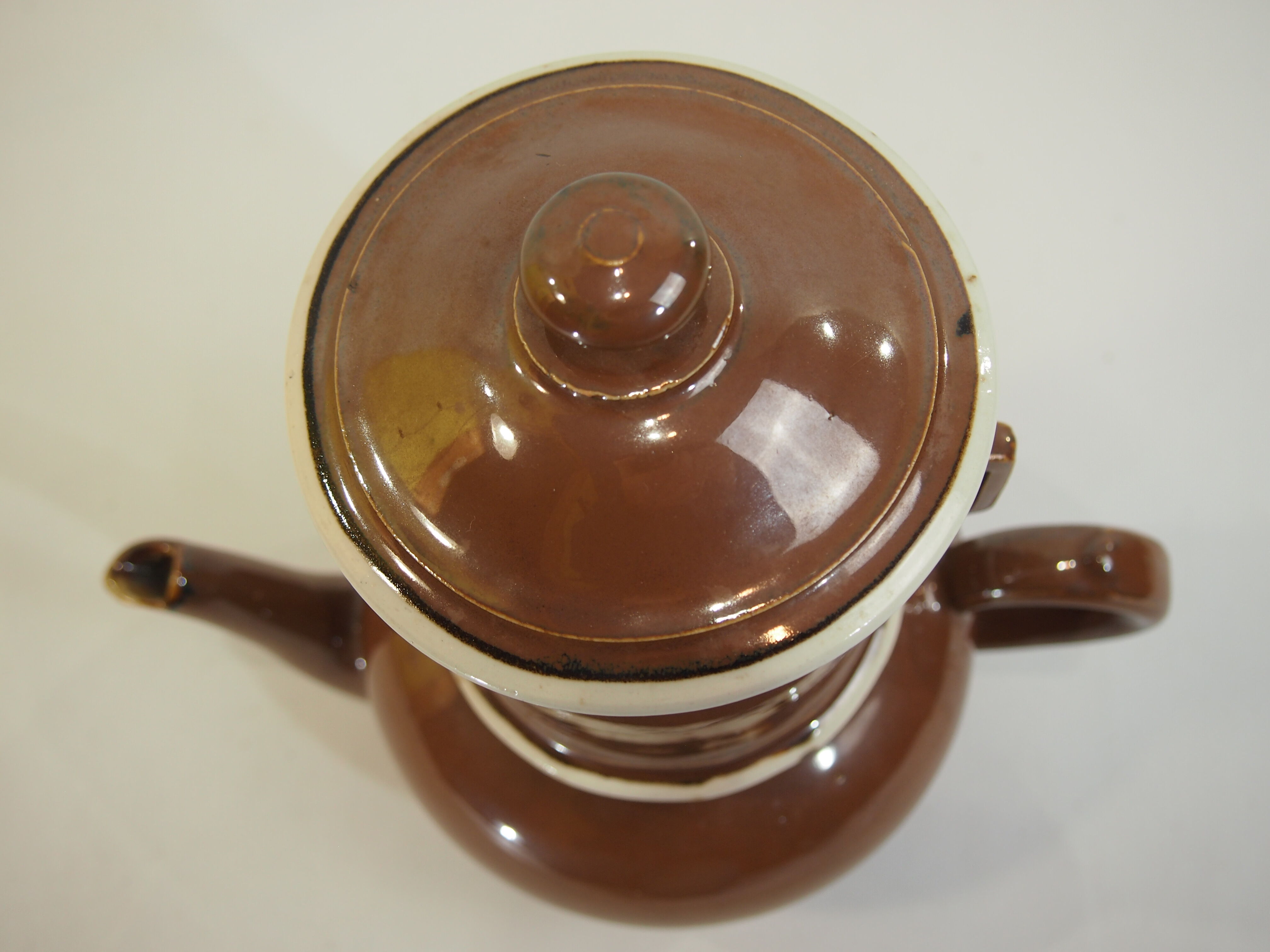 Ceramic/vintage teapot