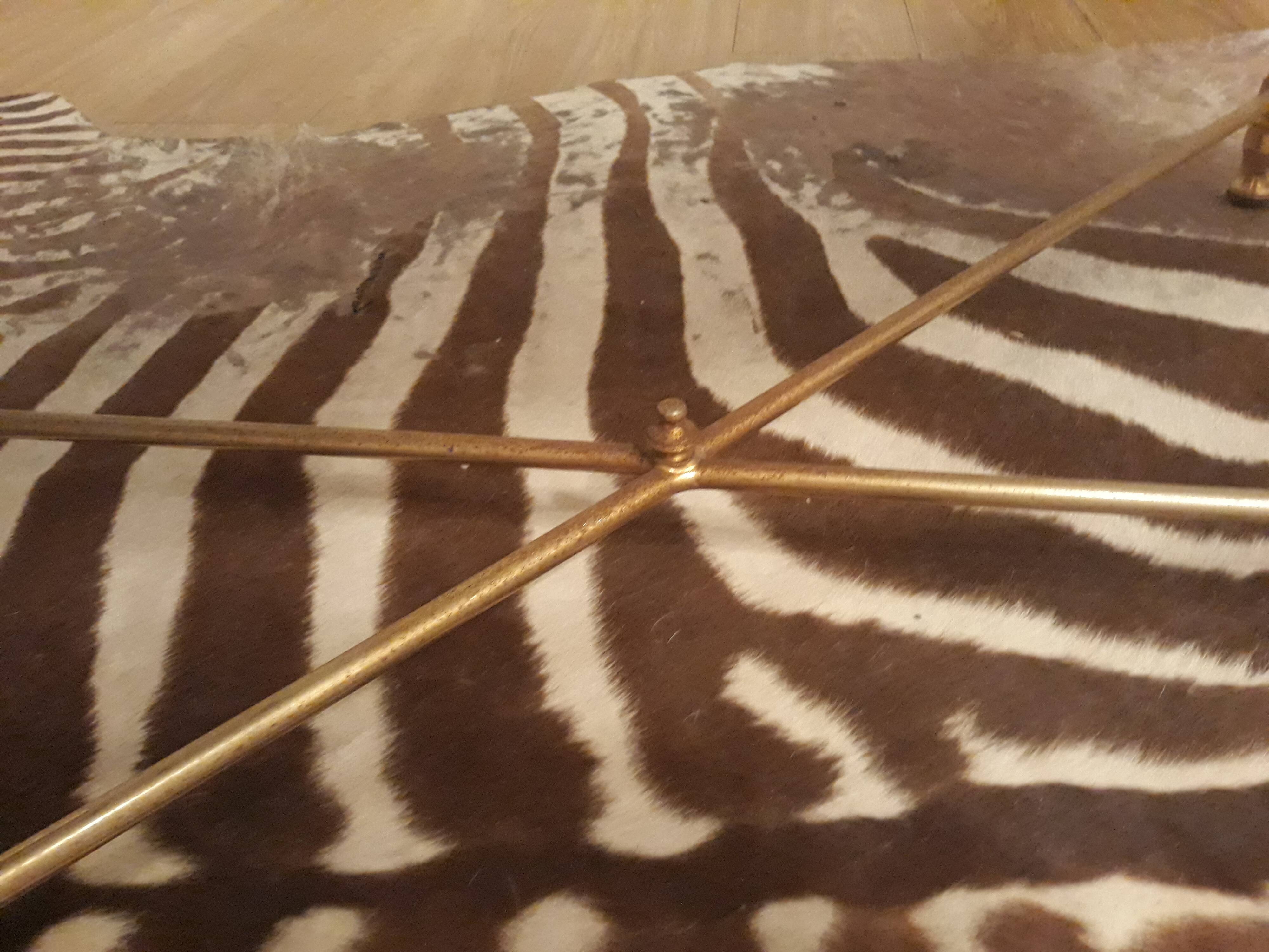 Table low 60s in laitin and marble