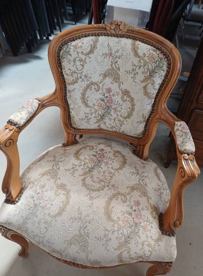 Fauteuil cabriolet de style Louis XV