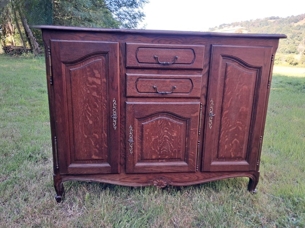 Rustic buffet