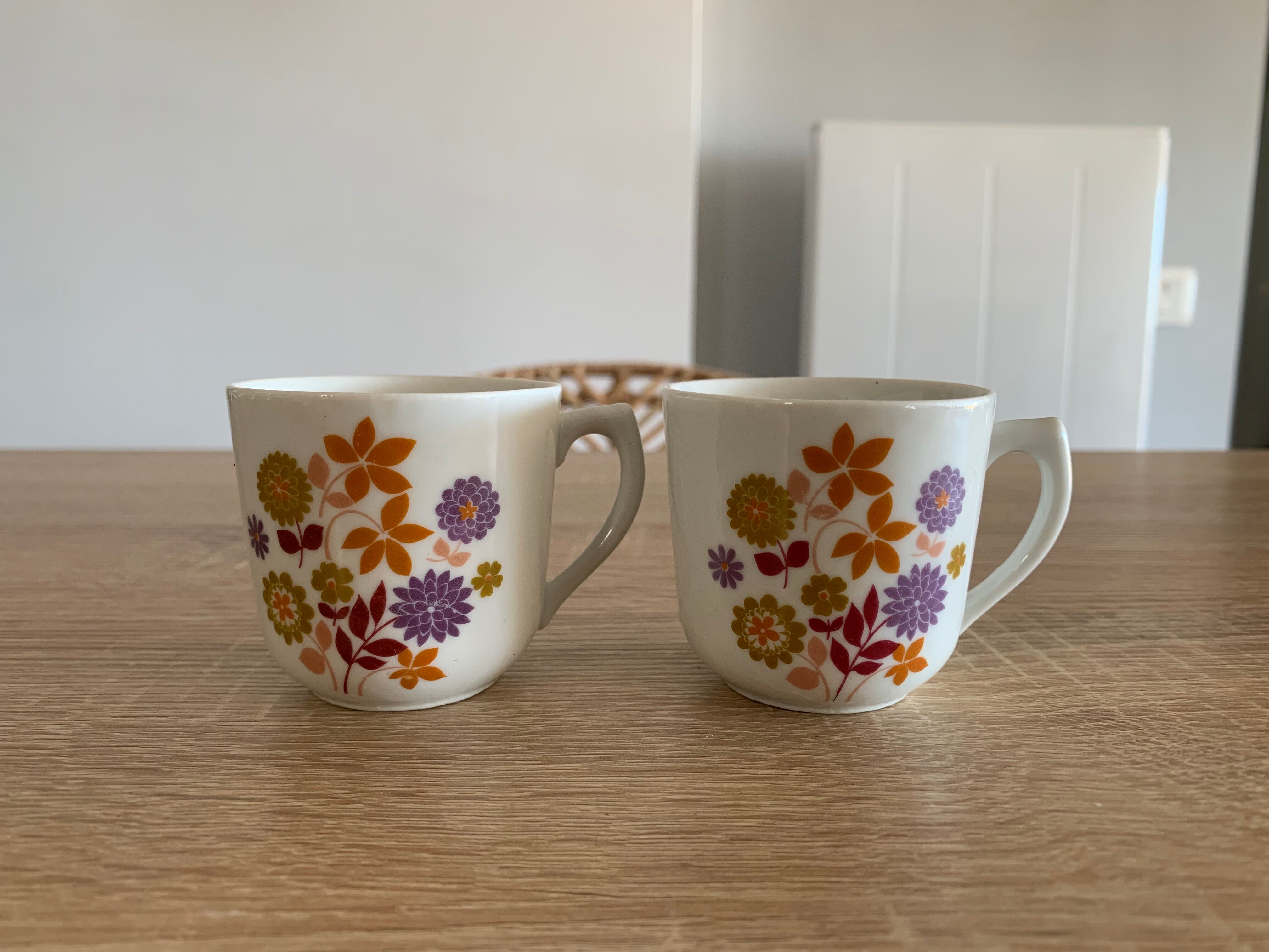lot 2 vintage cups CP France
