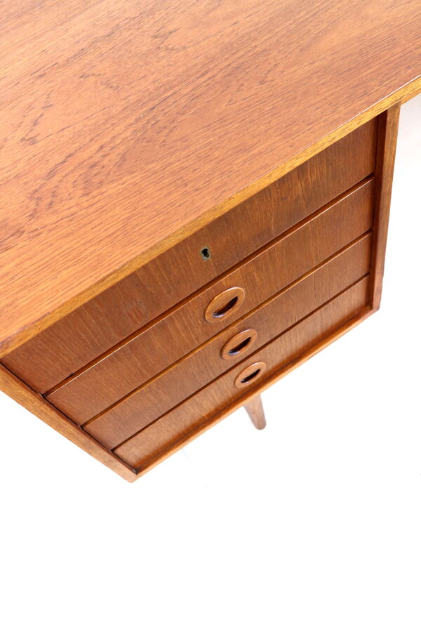 Bureau danois autoportant vintage fabriqué dans les années 1960