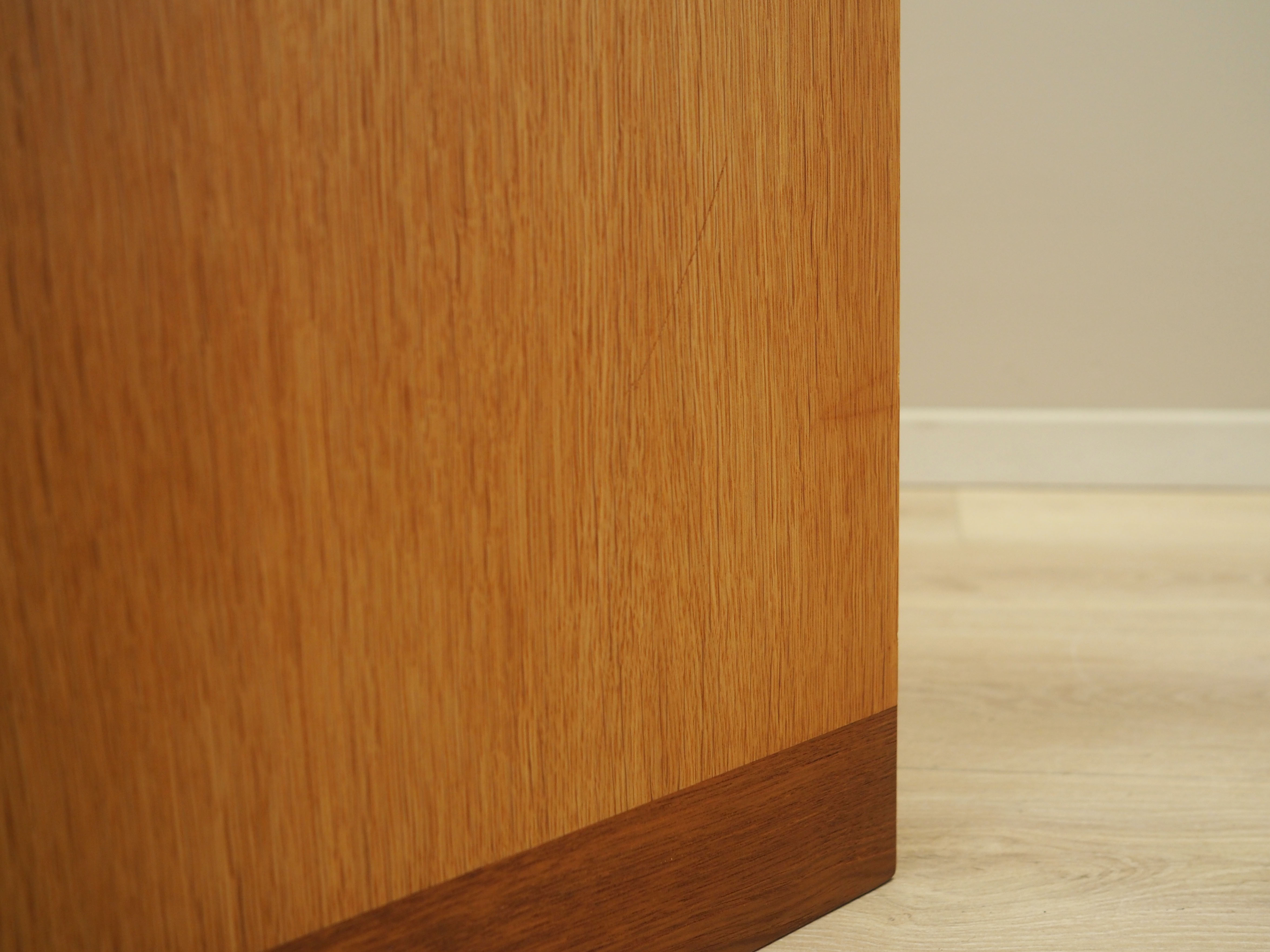 Commode en frêne, design danois, années 1970, fabricant SKM