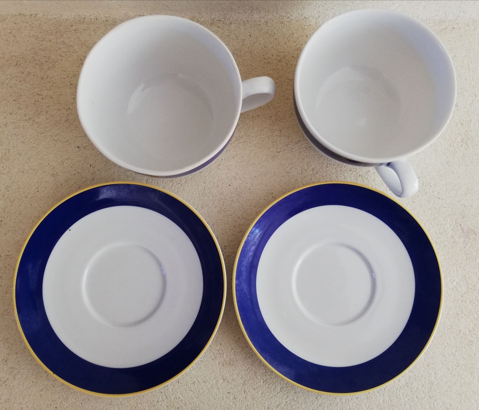 2 cups and their saucers Le Printemps