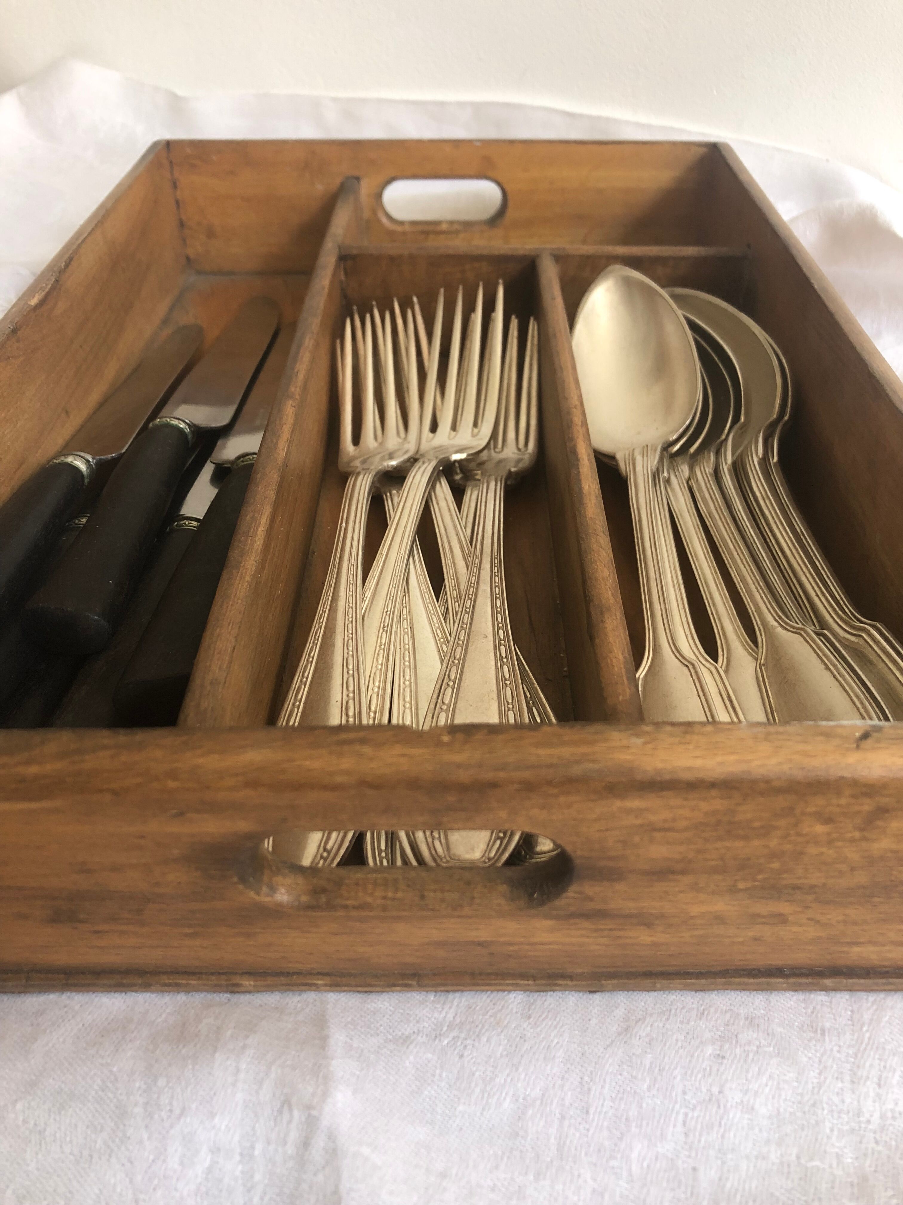 Range-couverts en bois