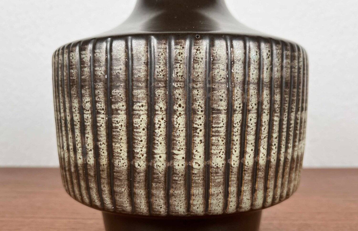 East German ceramic vase from the mid-century, VEB Haldensleben, 1960s.