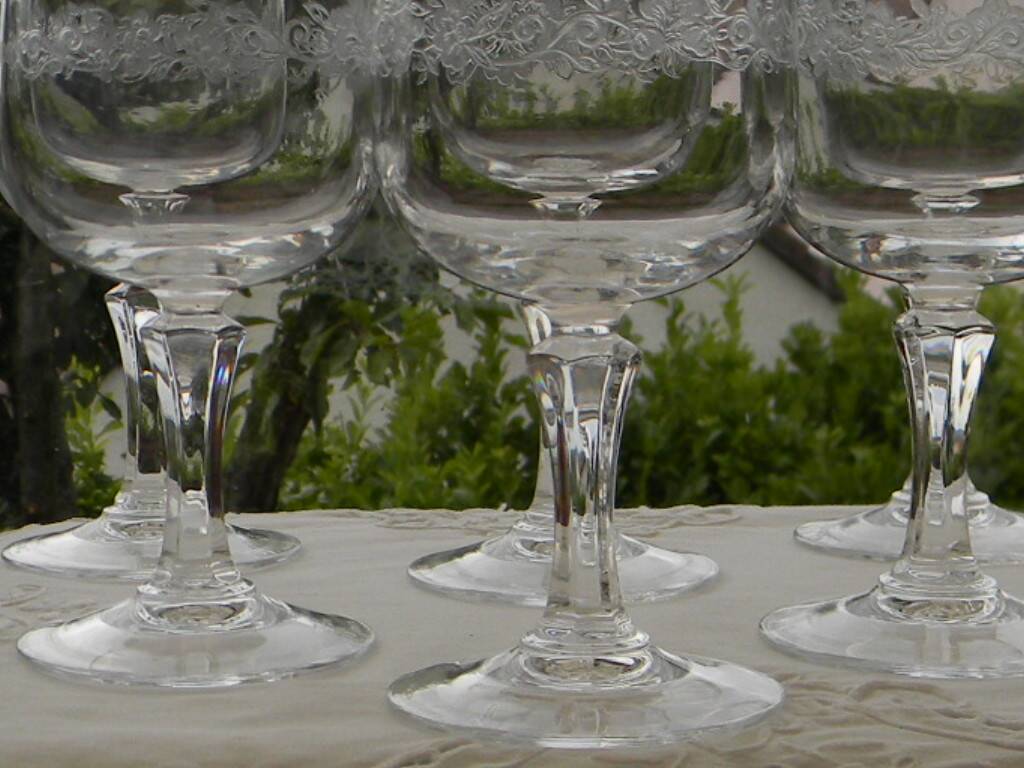 Set of 6 ARQUES crystal red wine glasses. Matignon model.