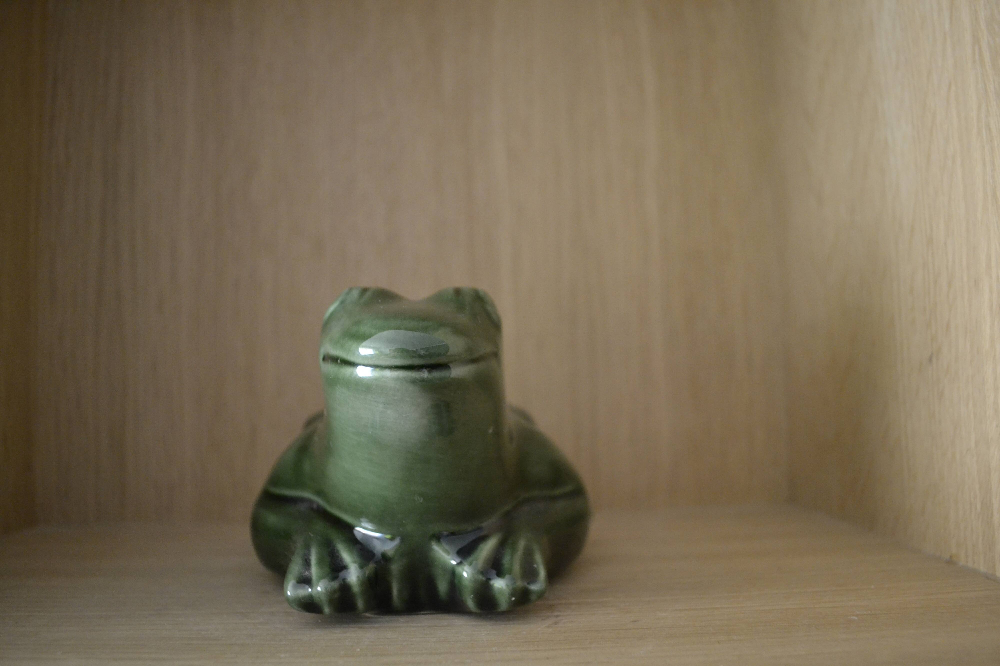 Frog ashtray Guyot Dijon