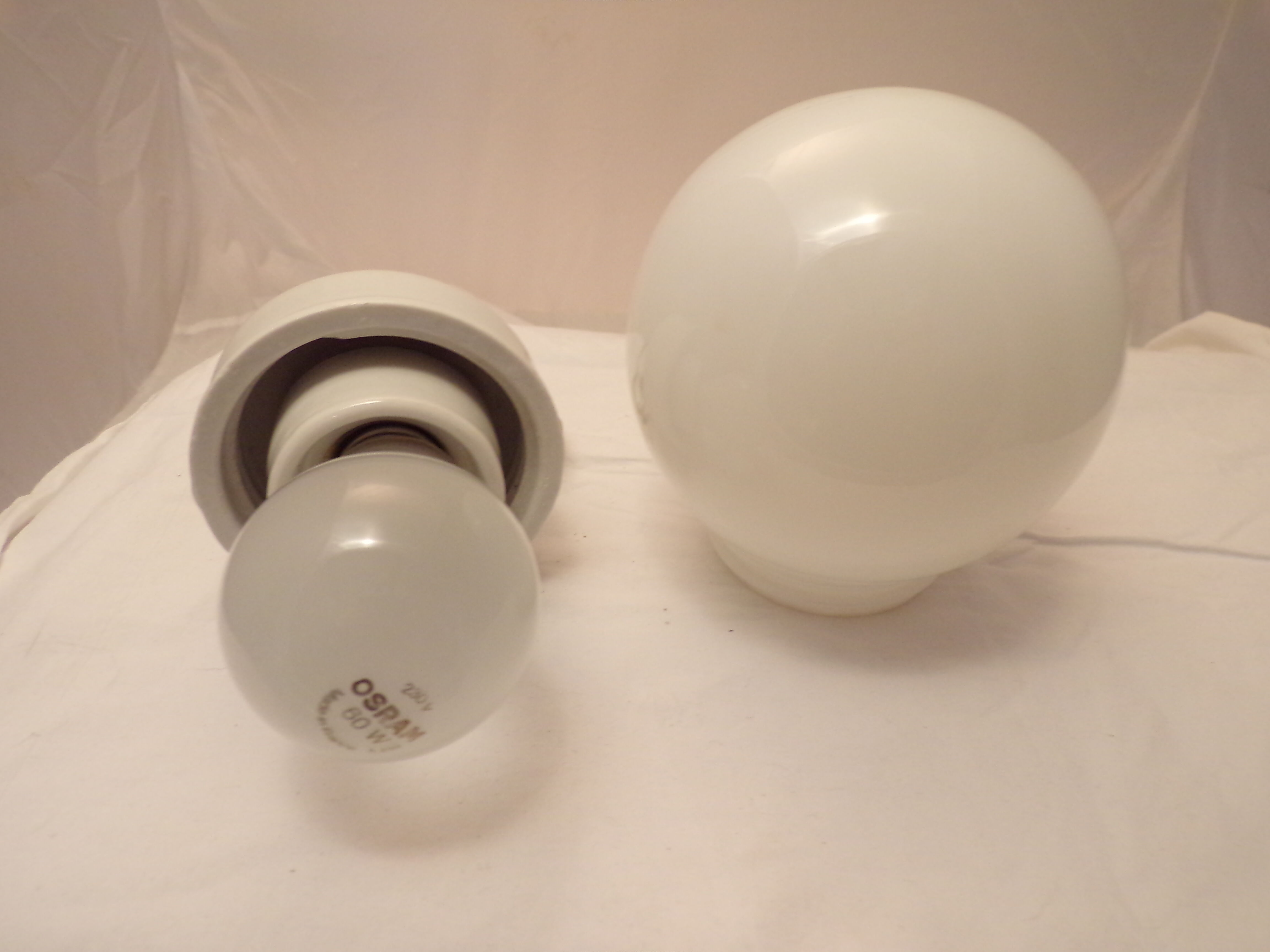 Lampe baladeuse suspensions verre et porcelaine