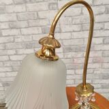 Large brass lamp with tassels 1970 to 80 and opaque molded glass, very good condition, electric ok, elegant