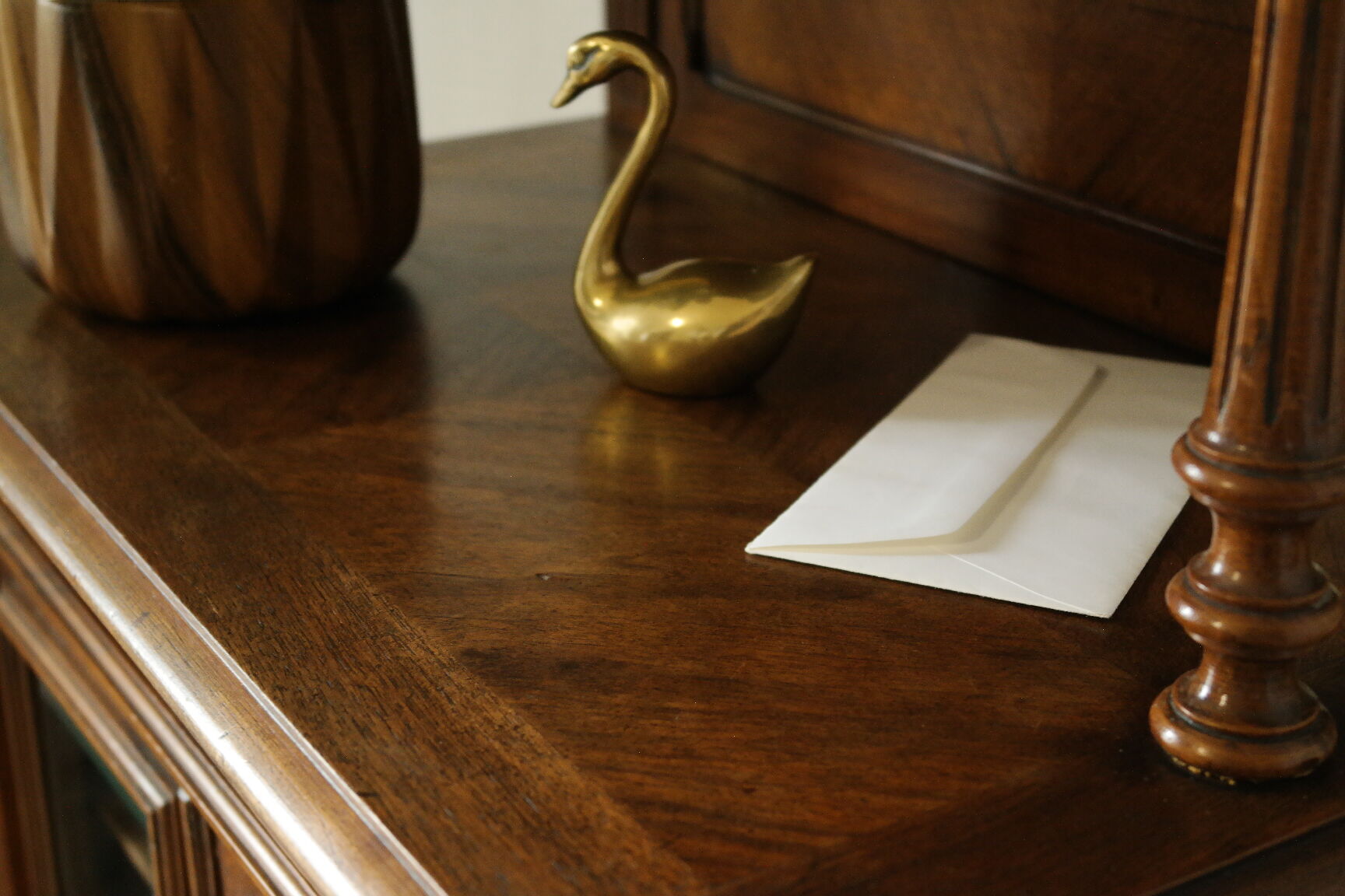 Louis XVI style music cabinet in walnut, 20th century.