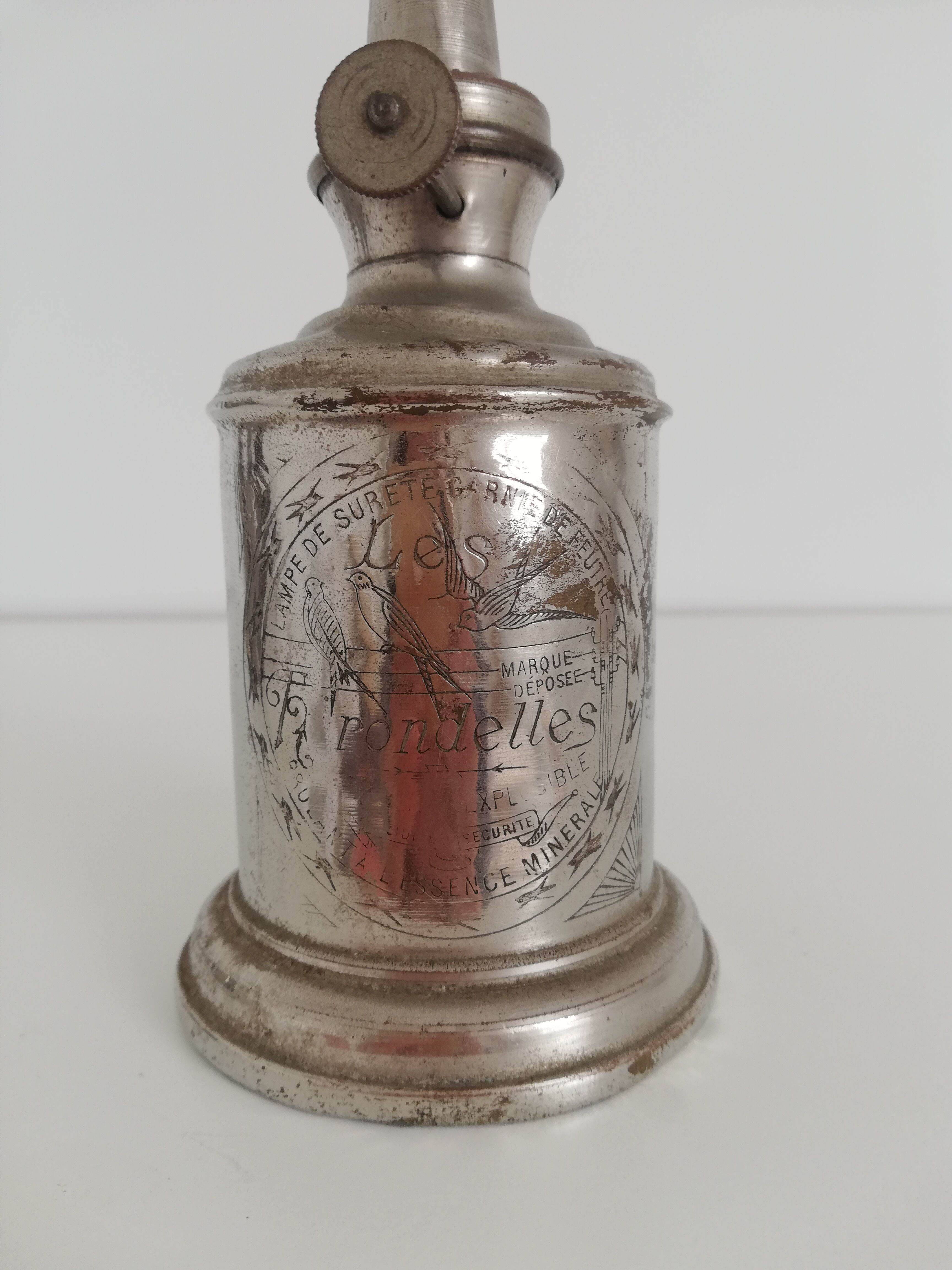 Gasoline lamp the swallow, pigeon 1900