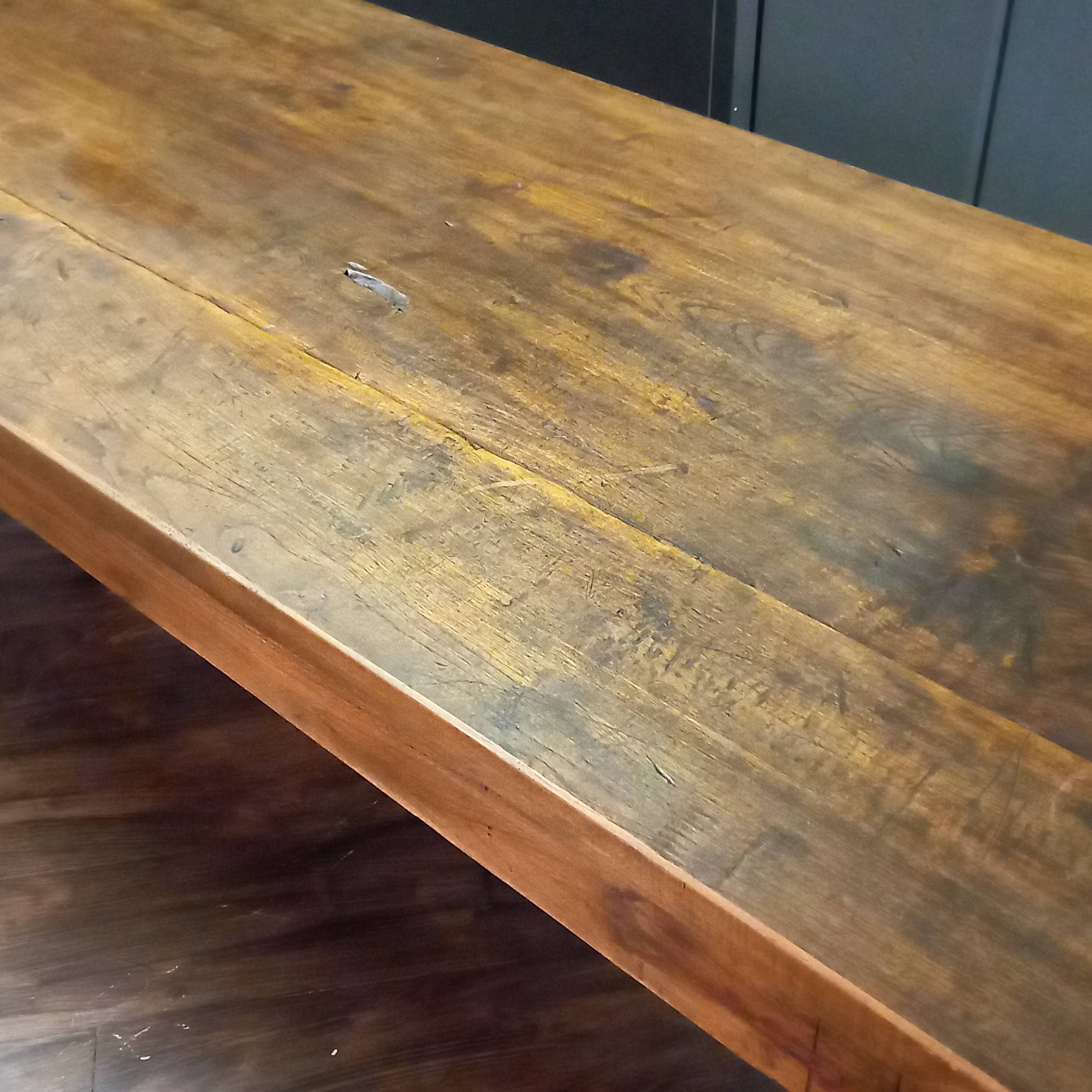 Table de ferme française antique en bois fruitier