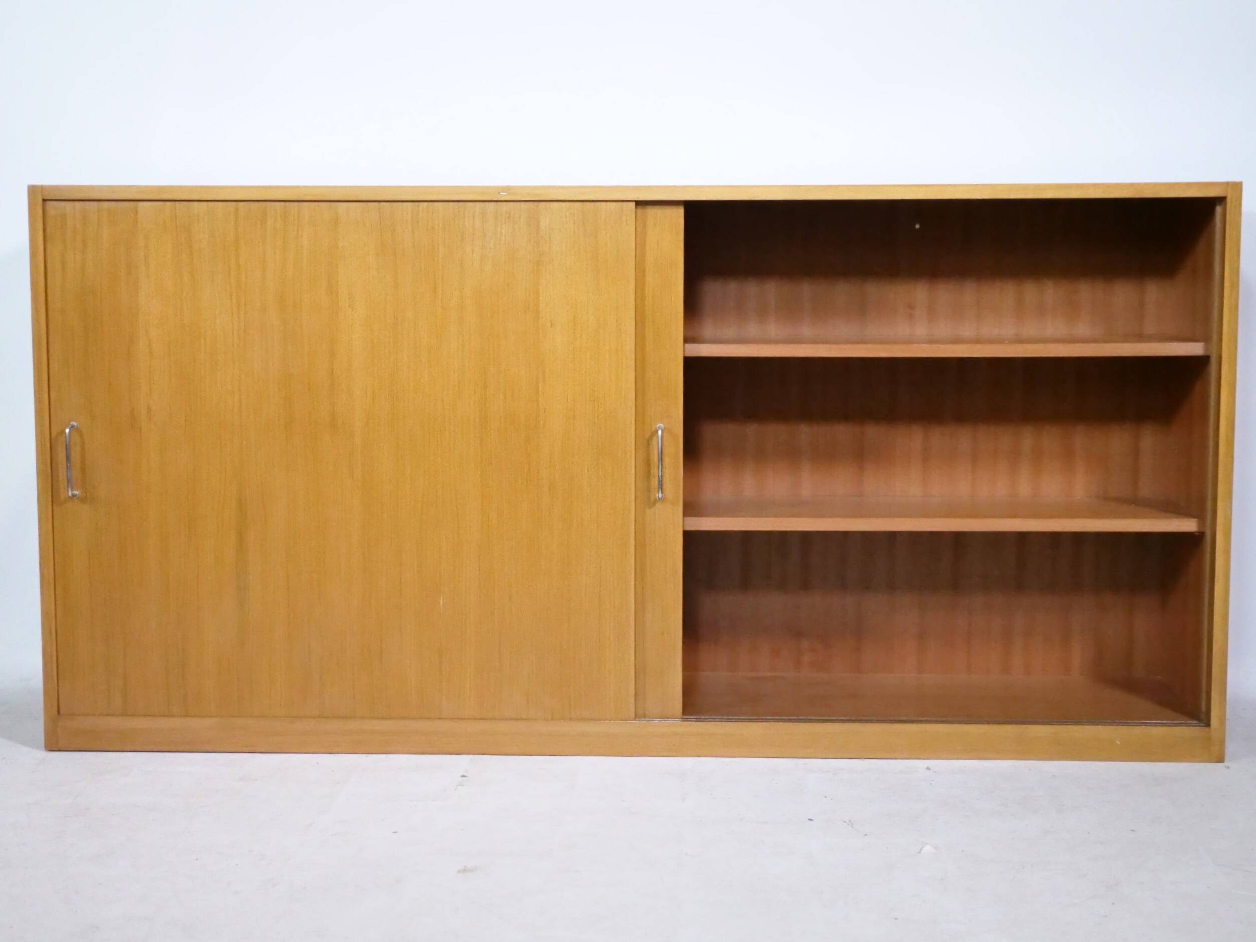 Buffet en bois à portes coulissantes EBW, Allemagne, années 1960