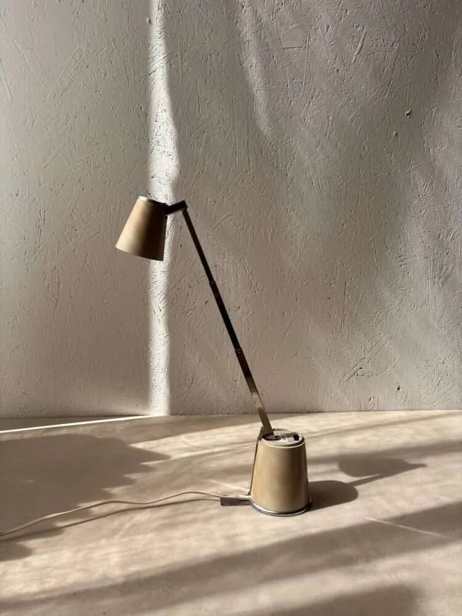 Lampe vintage Hala Lampette beige années 70