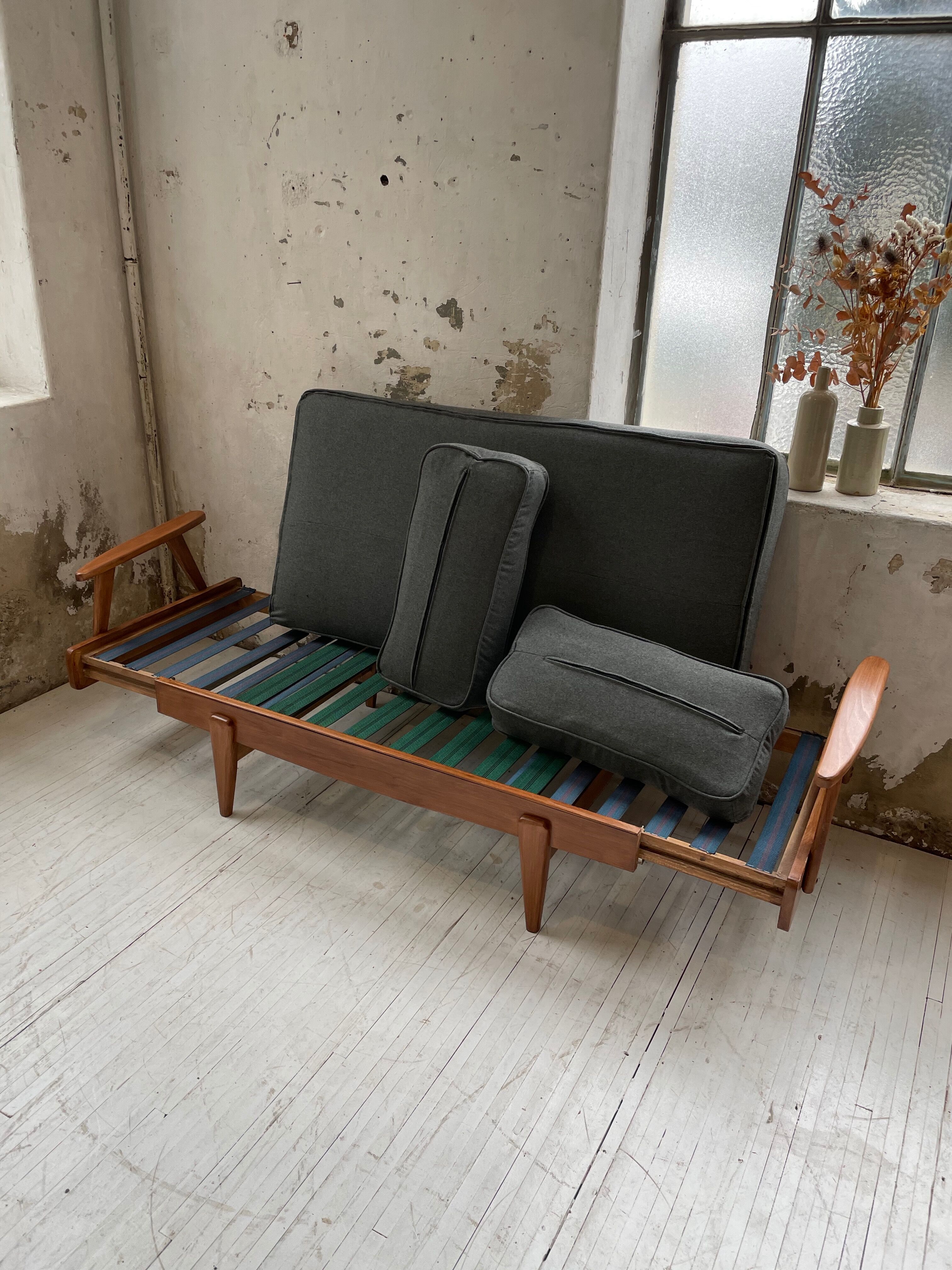 Daybed expandable Scandinavian 2-seater bench