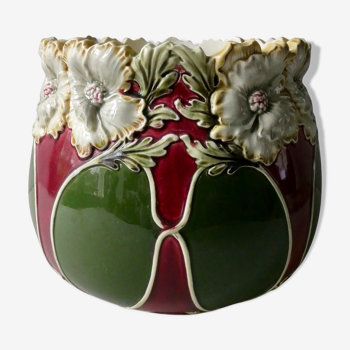 Cache pot en barbotine, décor fleurs, 1900