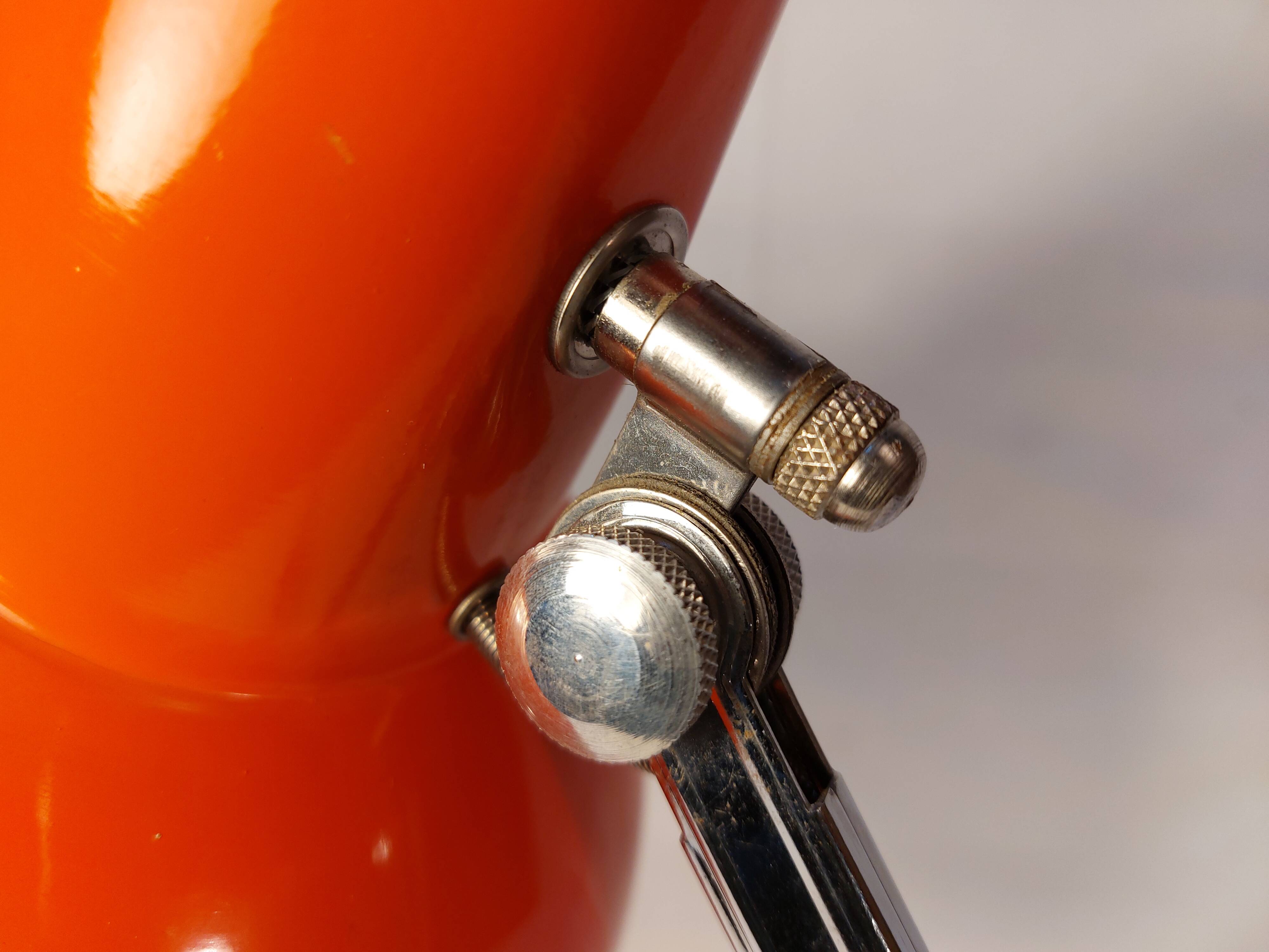 Vintage red articulated desk lamp - 70s/80s.