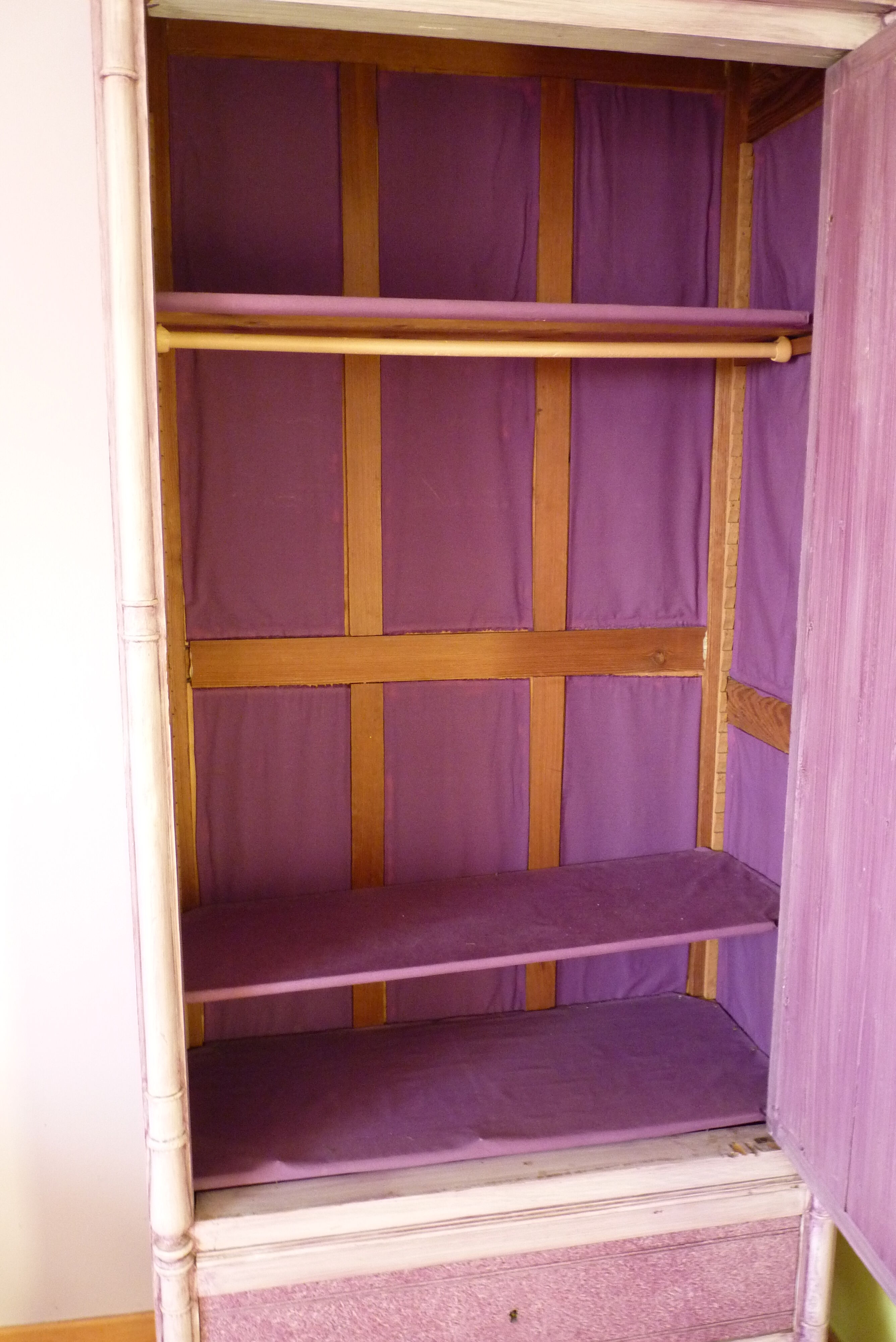 Large wardrobe with mirrored door