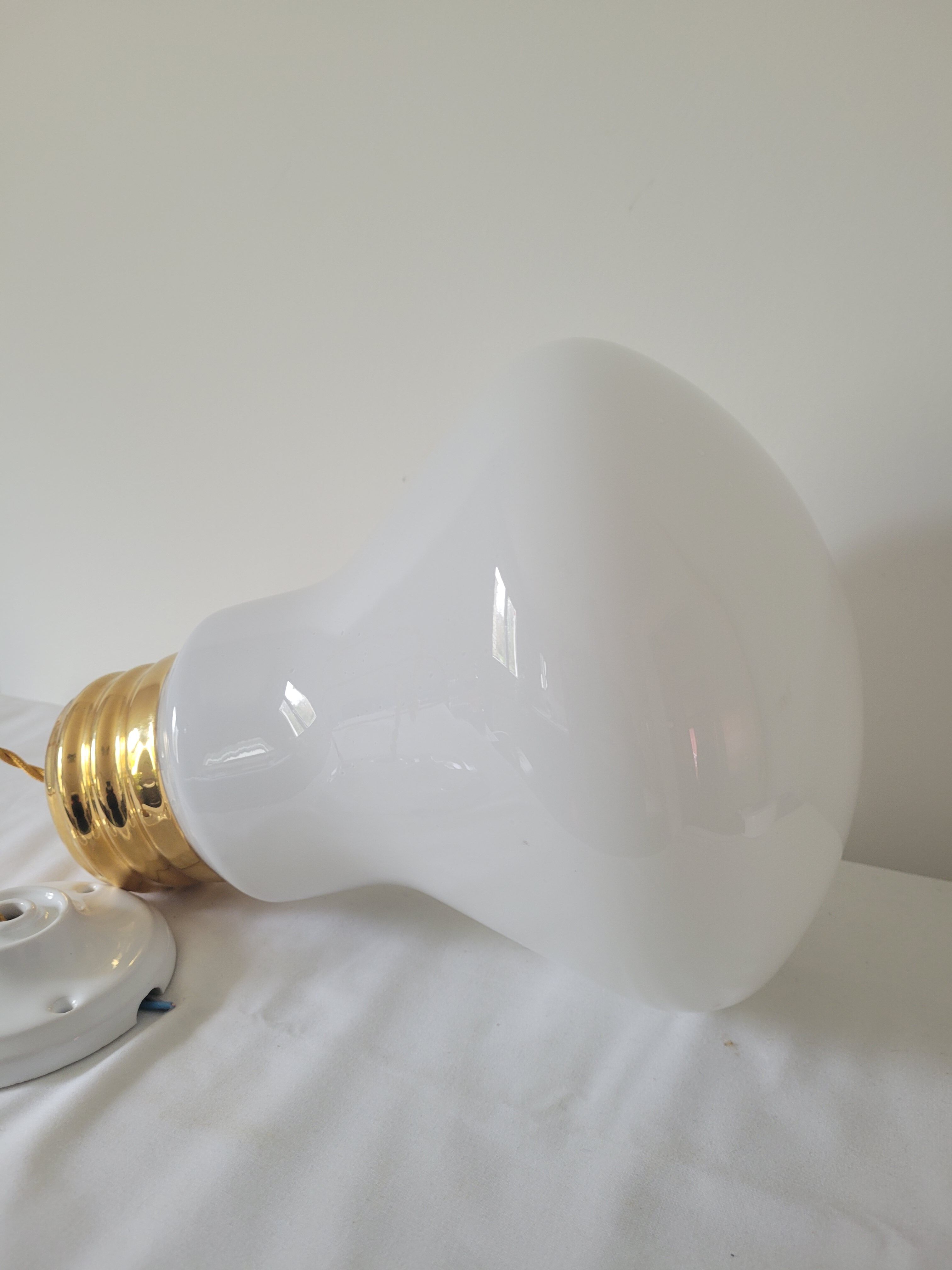 Opaline suspension in the shape of an eagle