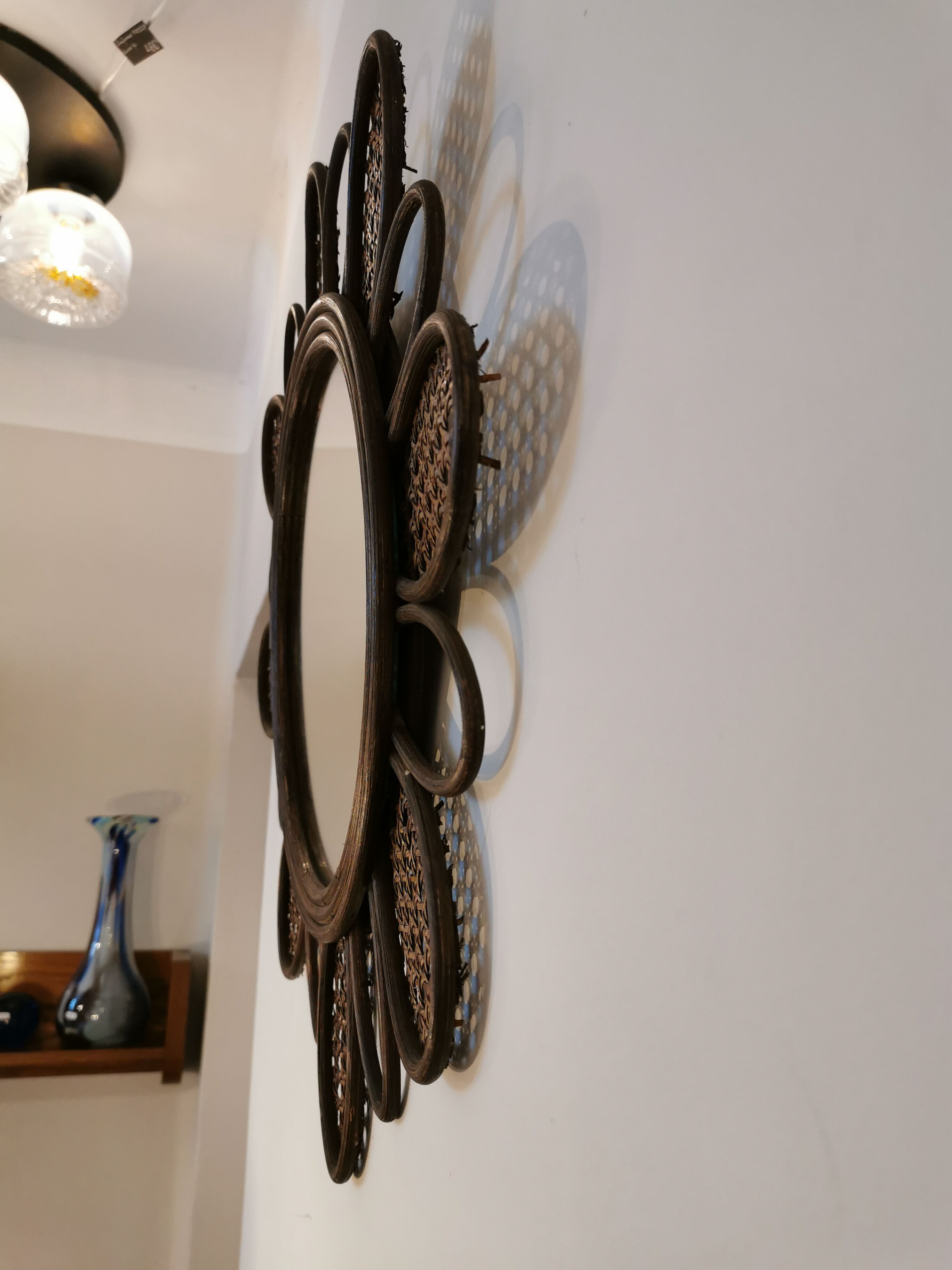 Vintage flower mirror in rattan and cannage 60s/70s