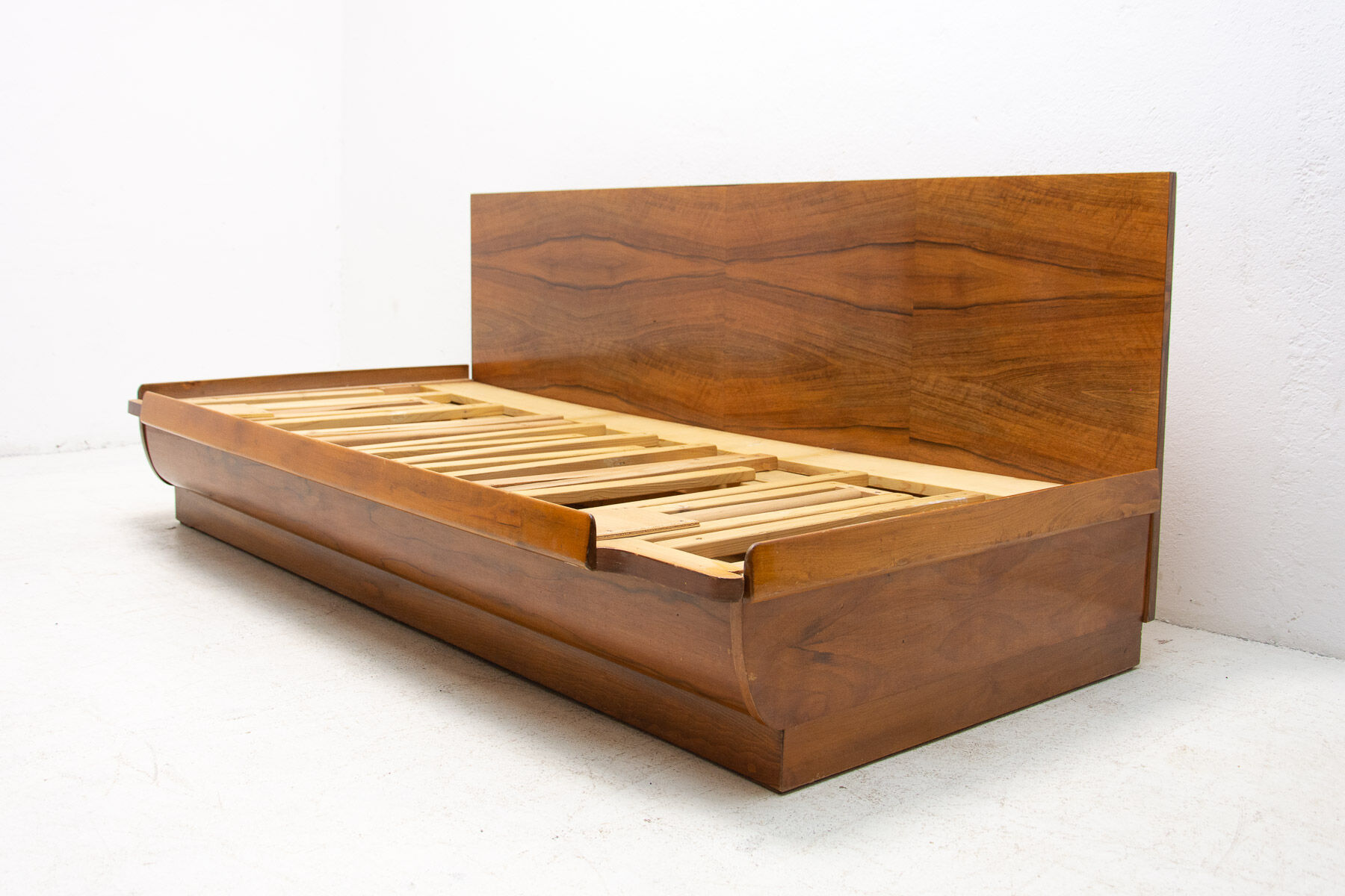 Mid century sofabed in walnut by Jindrich Halabala for UP Zavody, 1950´s
