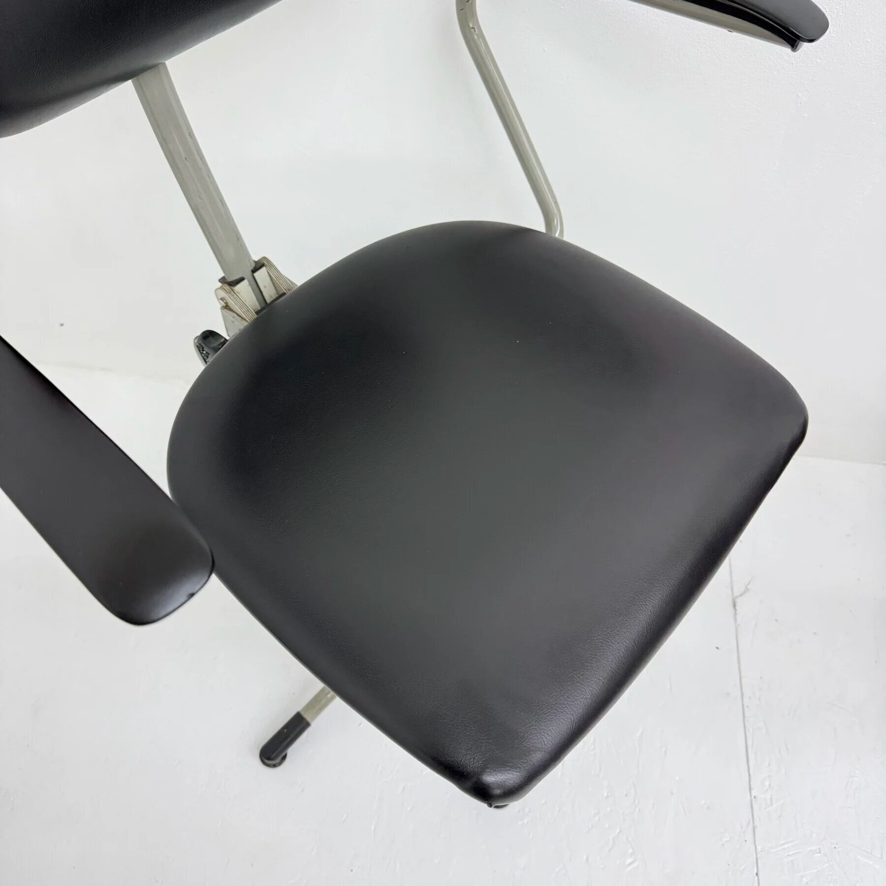 Chaise de bureau mid-century 3311 par Toon de Wit pour Gebroeders de Wit, années 1960.