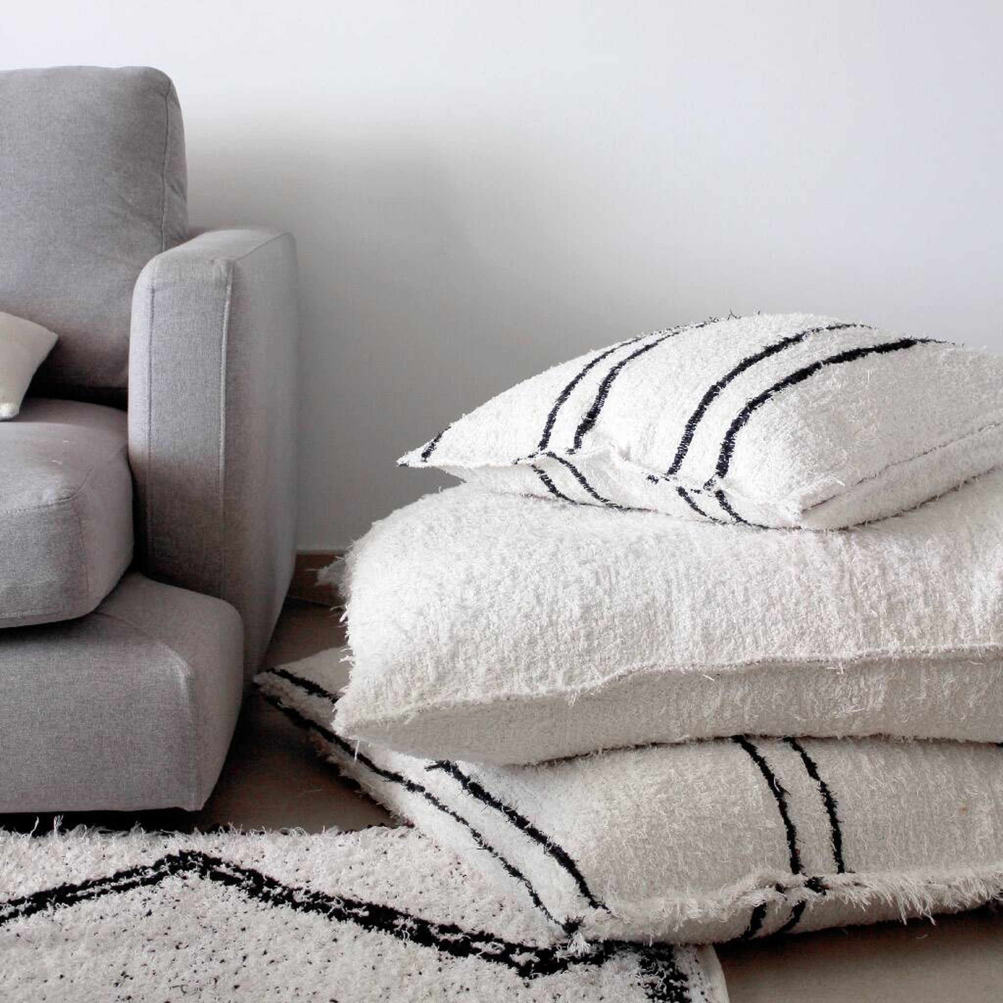 Handmade cushion cover - handwoven