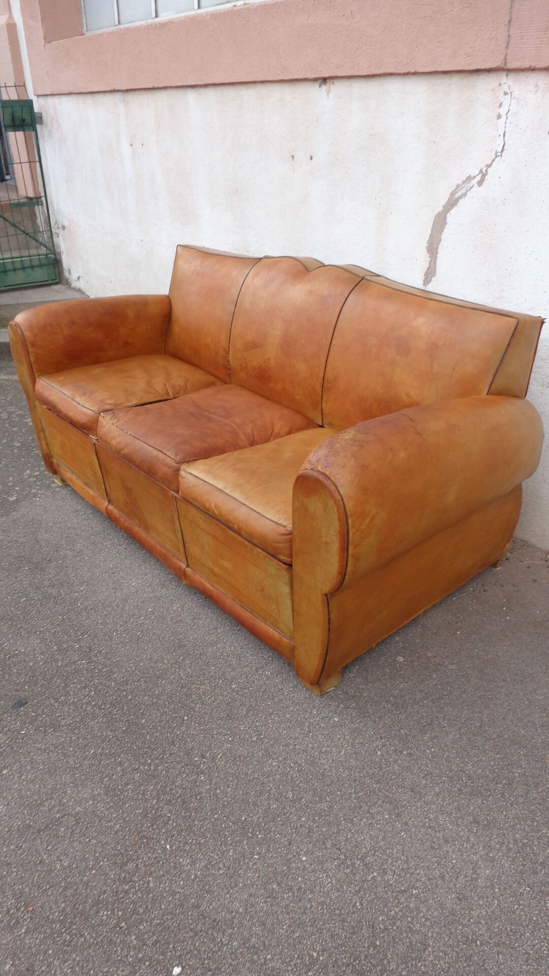 Sofa club leather mustache