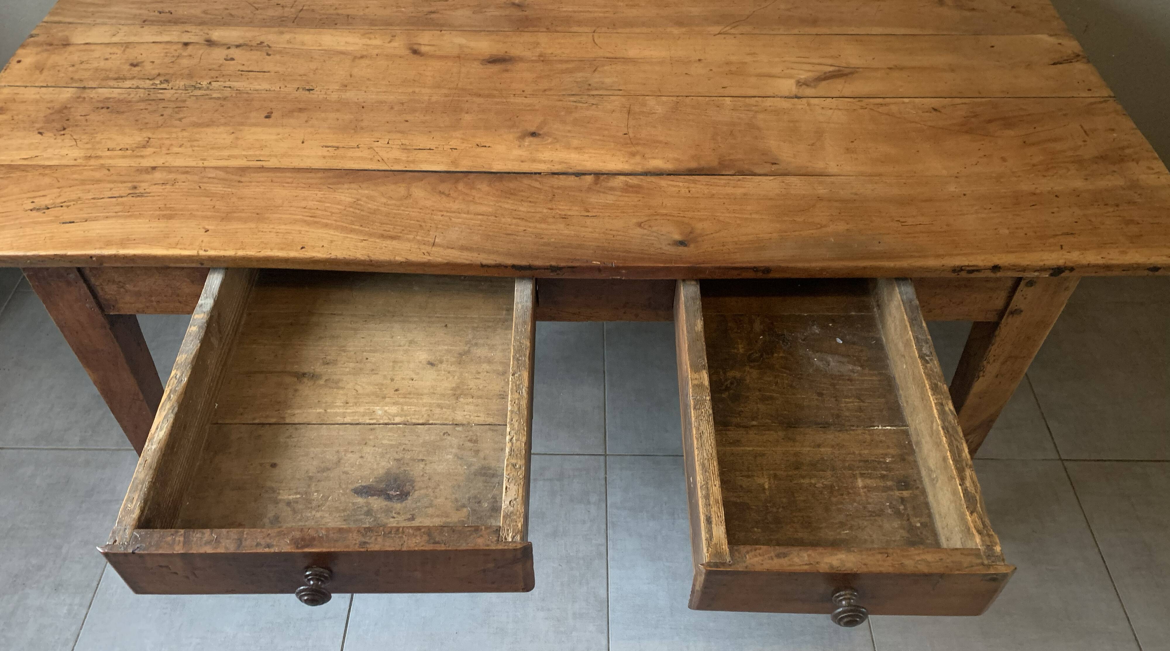 Large vintage farmhouse table from the 50s in solid wood (oak)