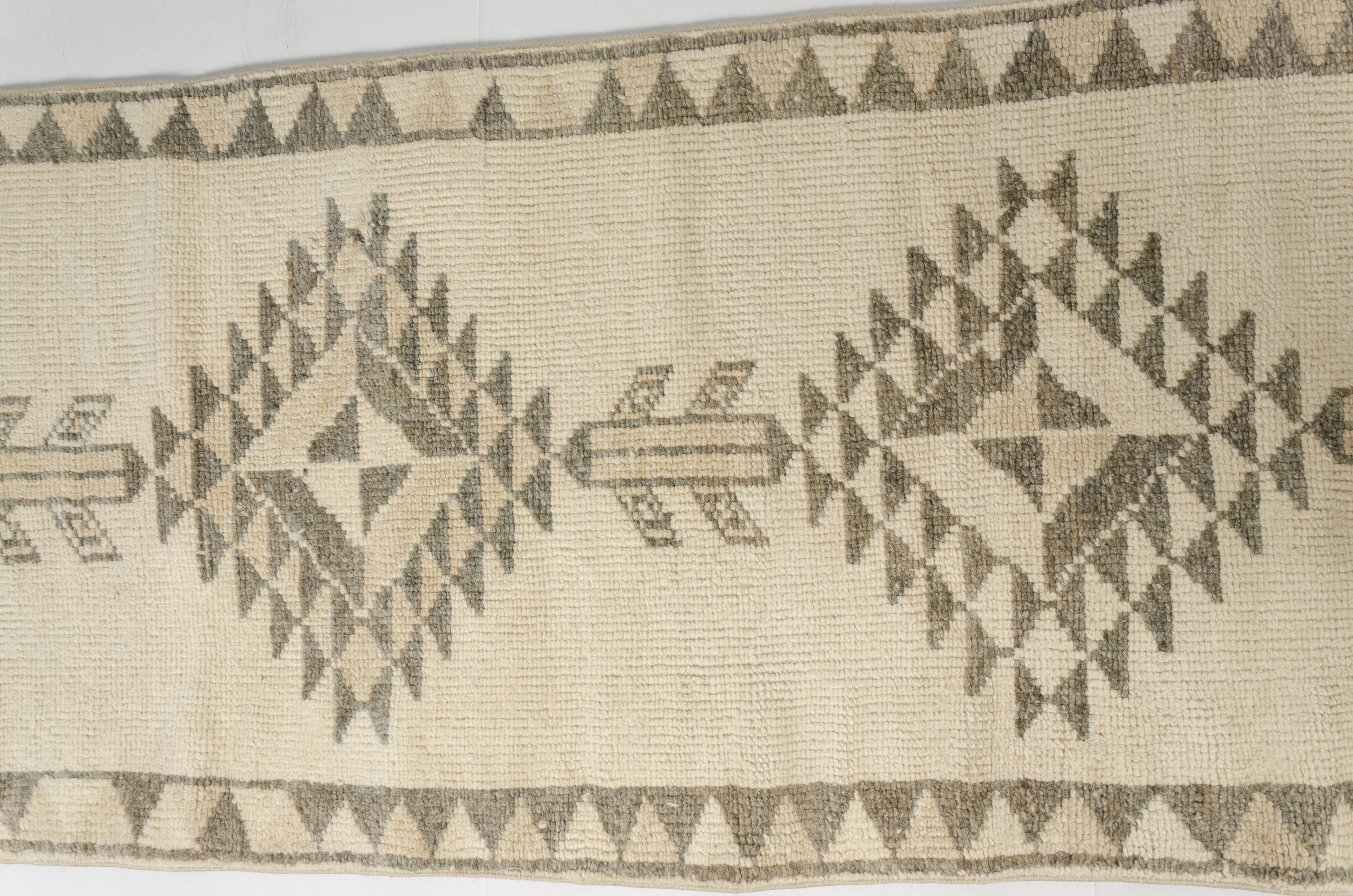 Oushak Anatolian White Carrpet