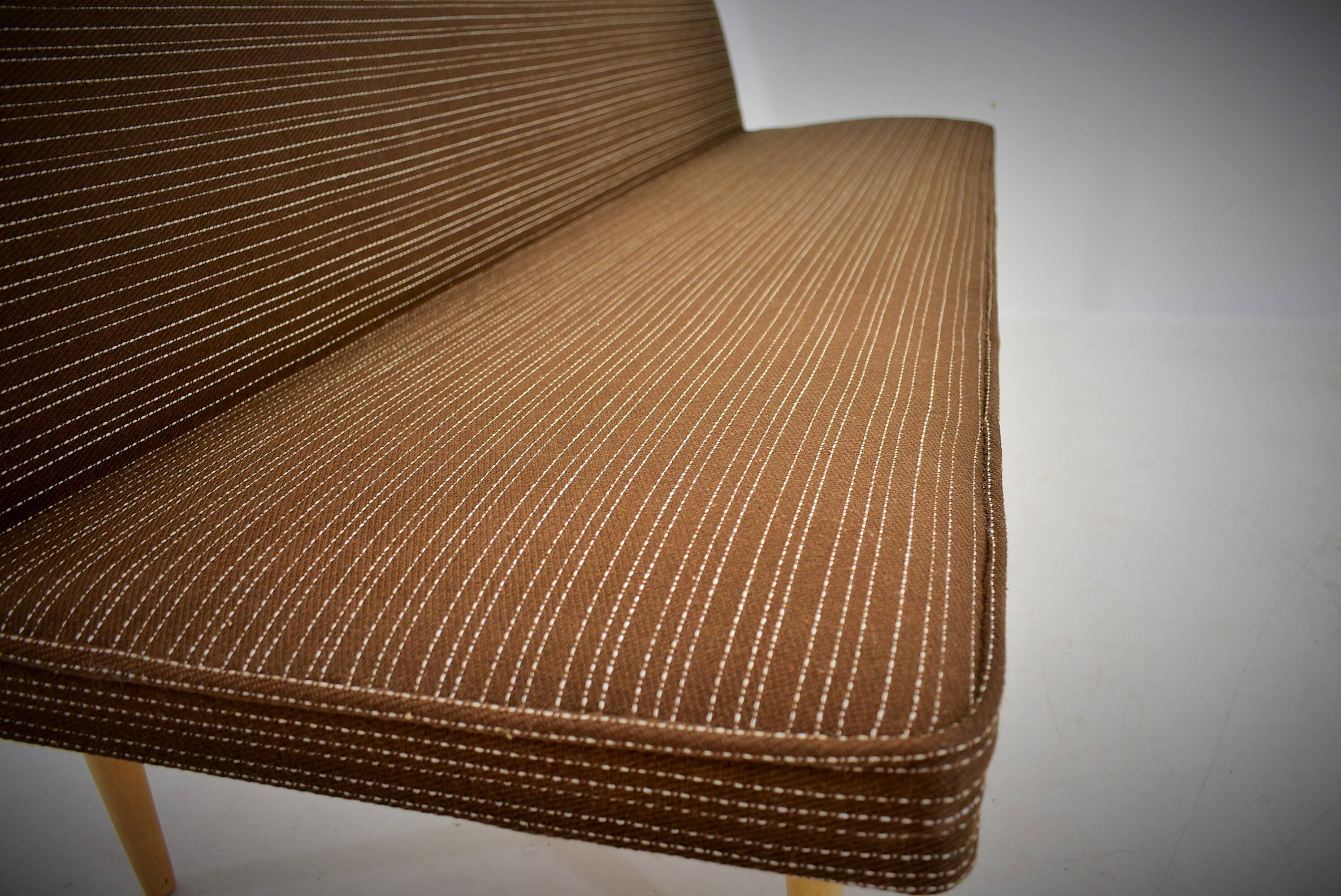 Mid-century Sofa or Day Bed by Miroslav Navrátil, Interier Praha, 1960's