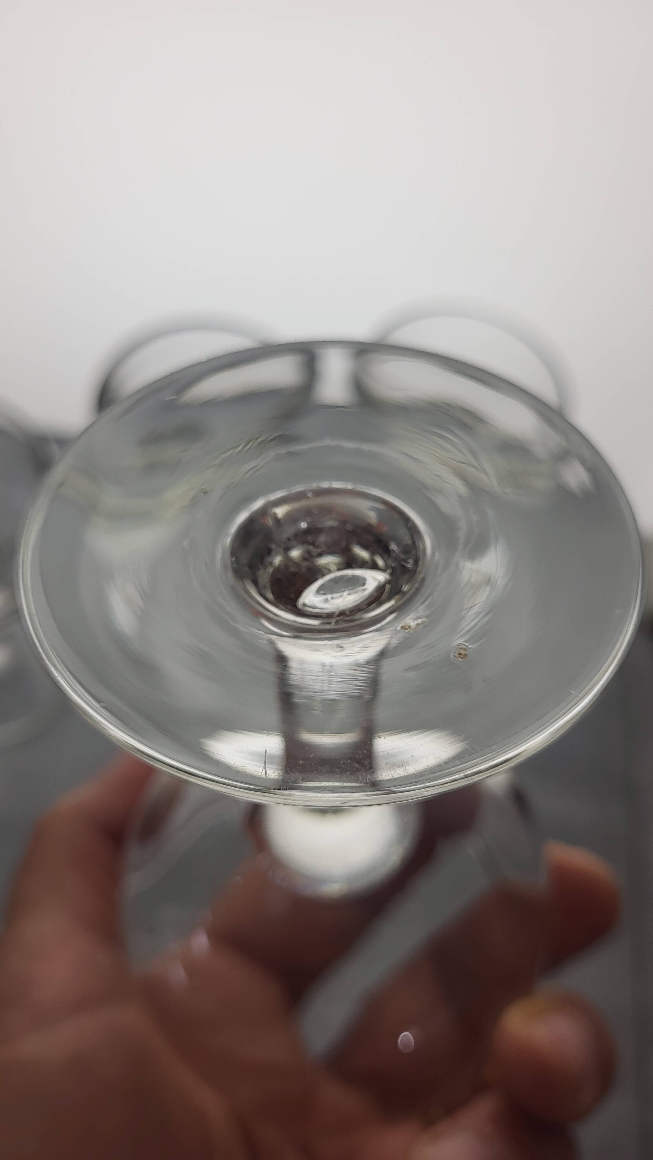 6 bistro wine glasses