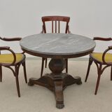 Round table in wood and marble