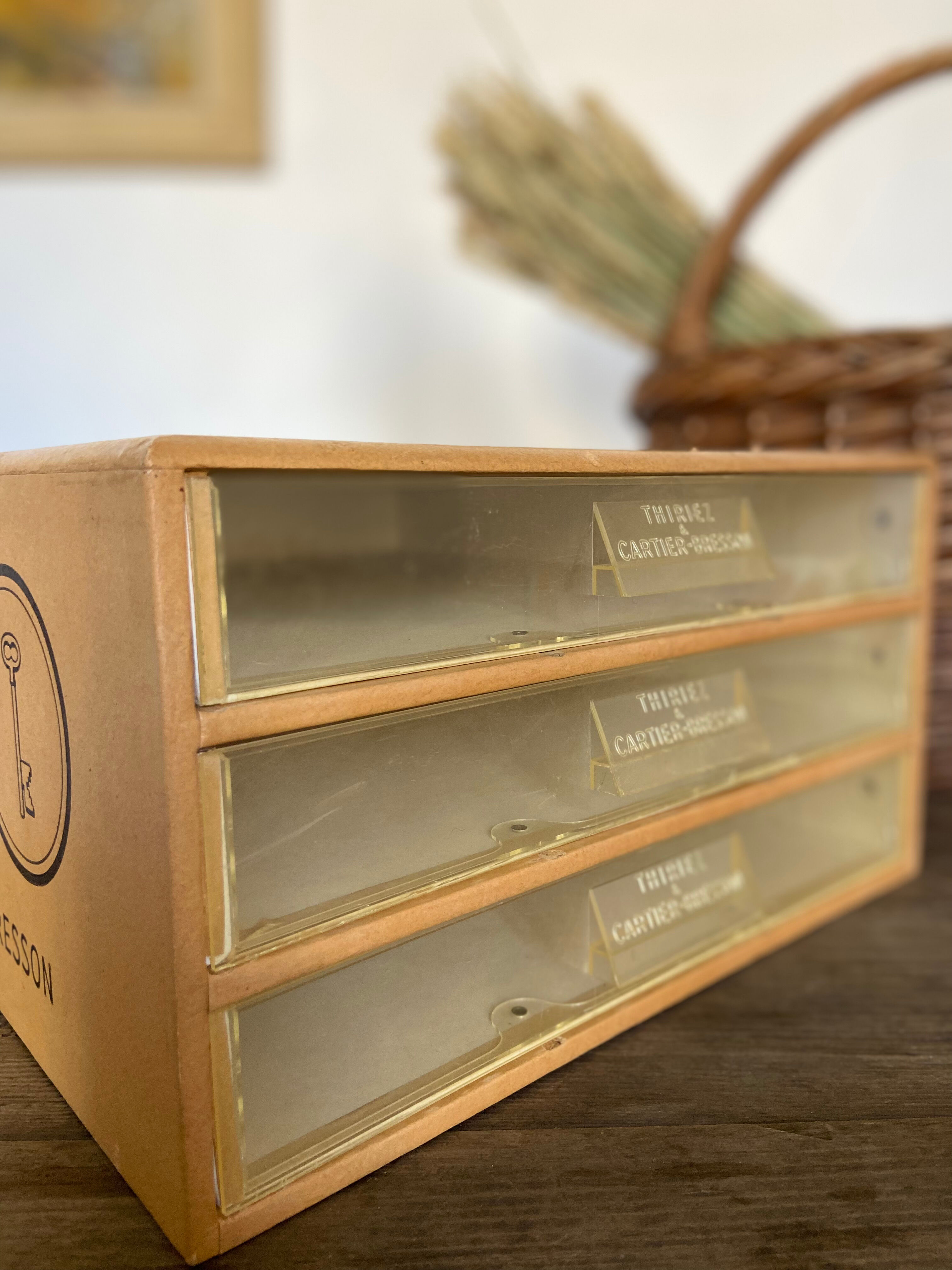 Ancien boite de rangement
