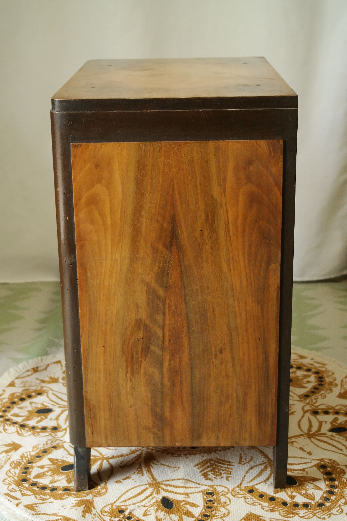 Commode art déco en noyer