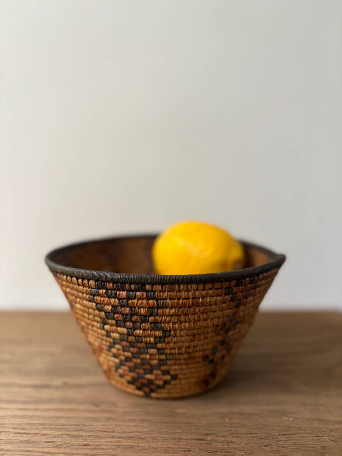 Panier bol en jonc tressé vintage