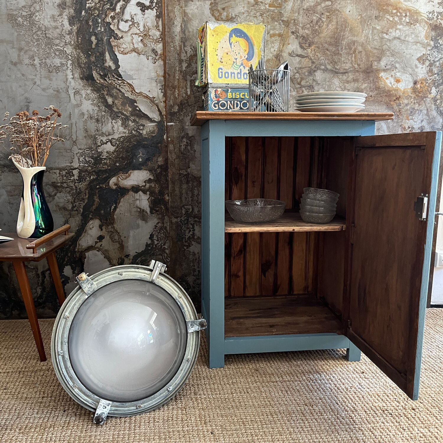 Buffet ancien bleu zingueur