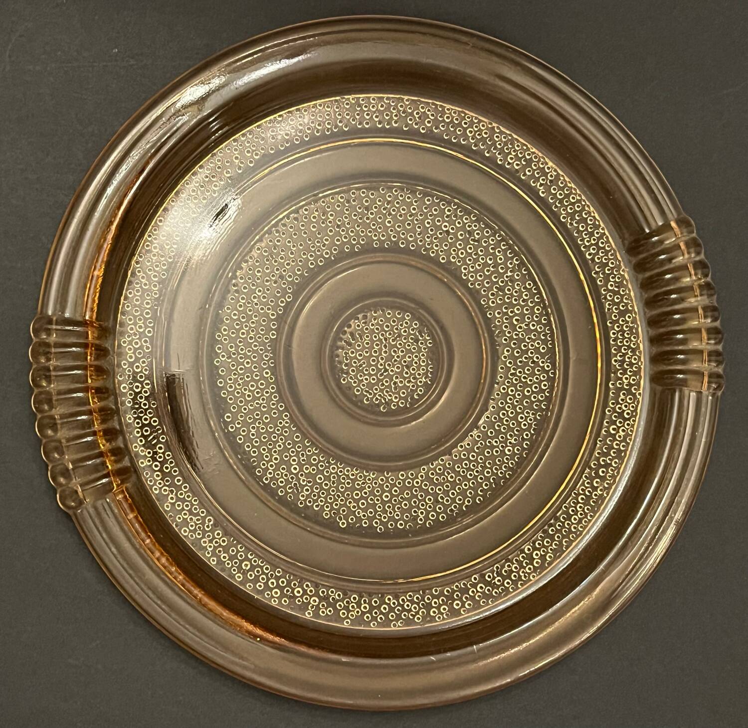 Plateau art déco en verre teinté rose