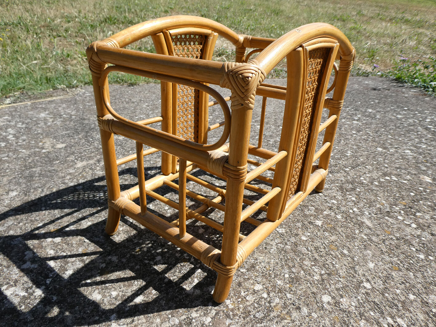 Bamboo rattan magazine holder