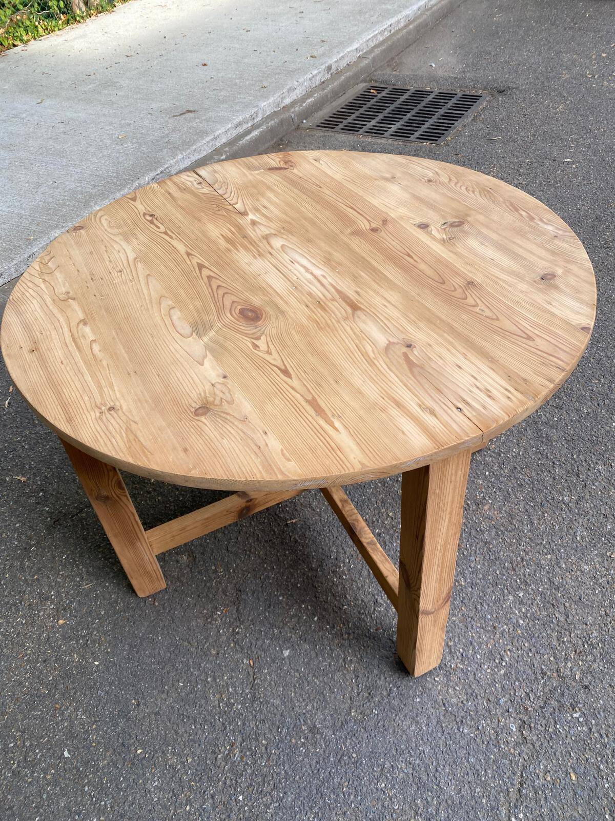 Round stripped solid pine kitchen table 98cm