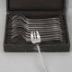 Ercuis Trianon, Rubans, 12 silver-plated oyster forks, excellent condition.