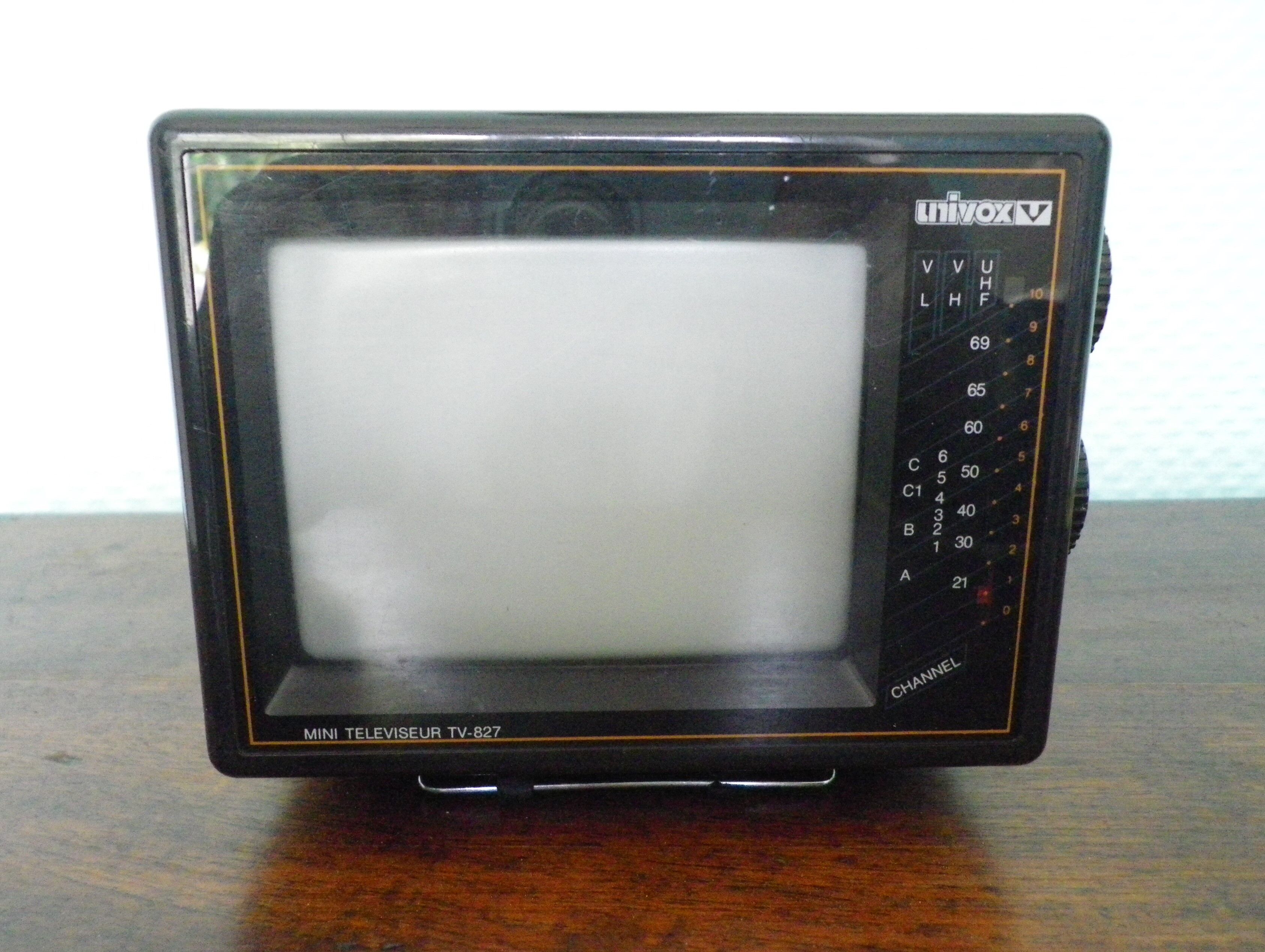 Mini TV TV-827 UNIVOX decoration - 70s/80s