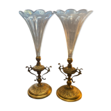 Paire de vasse cornet en bronze et cristal