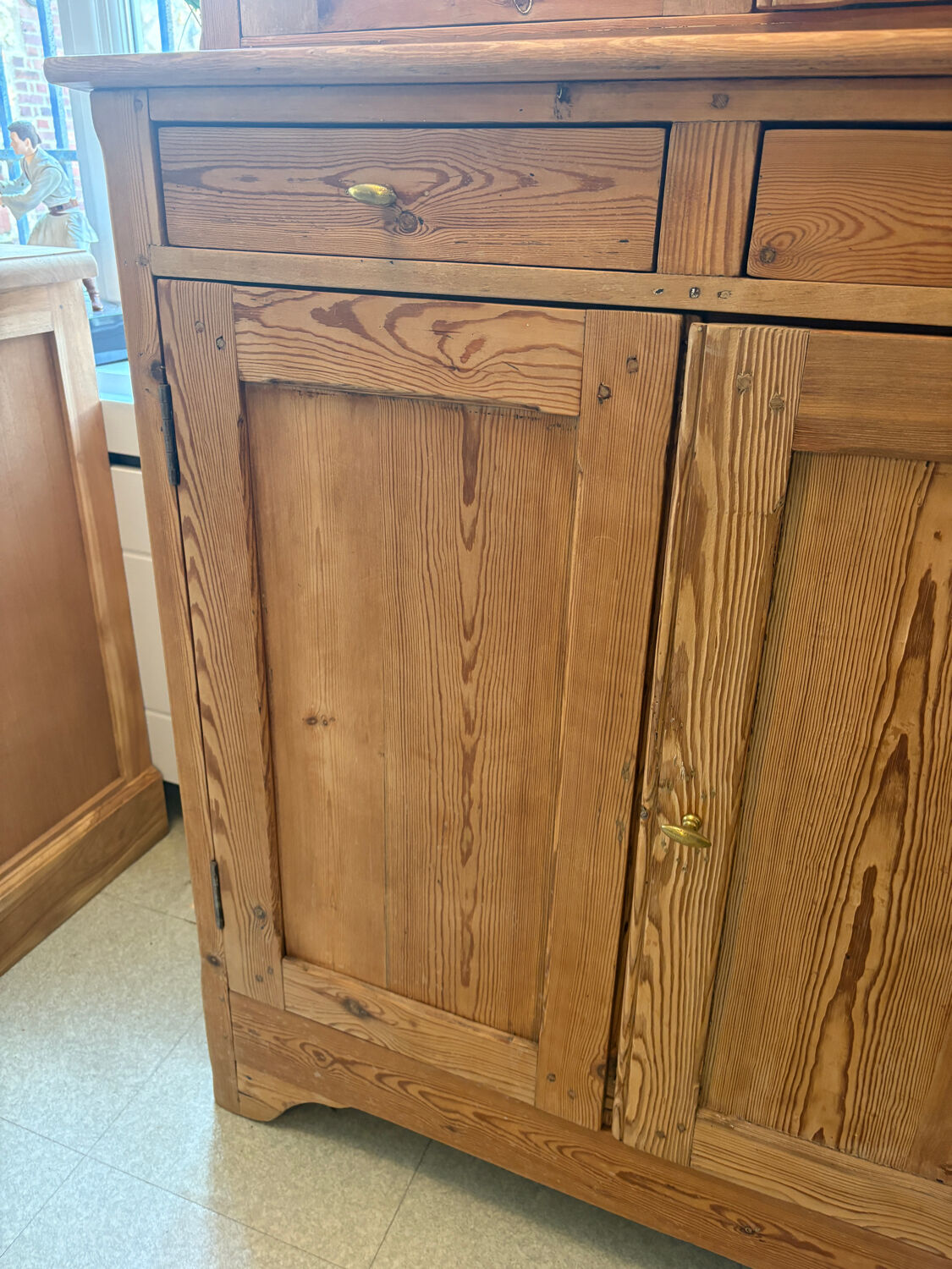 Stripped wire mesh cupboard