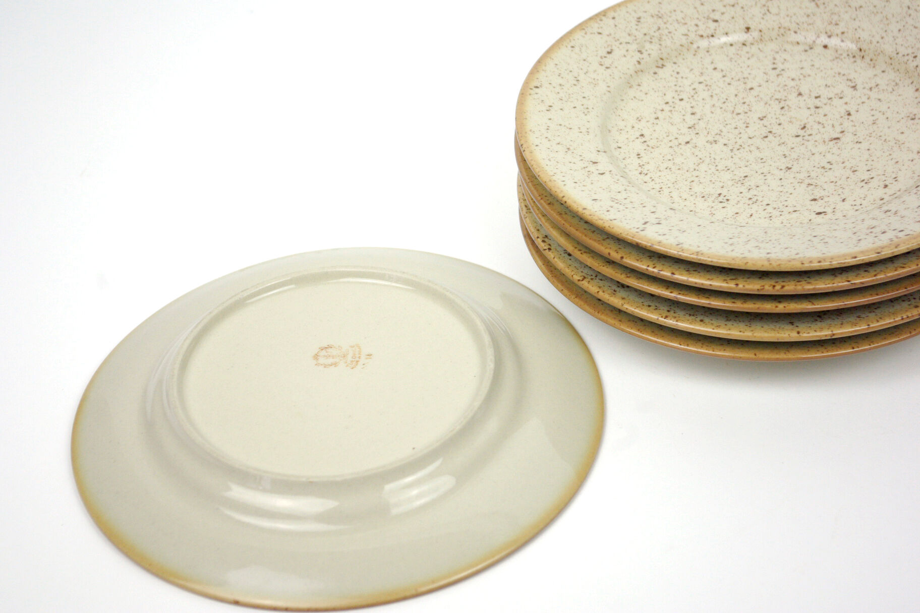Lot of 6 round dessert plates in speckled sandstone