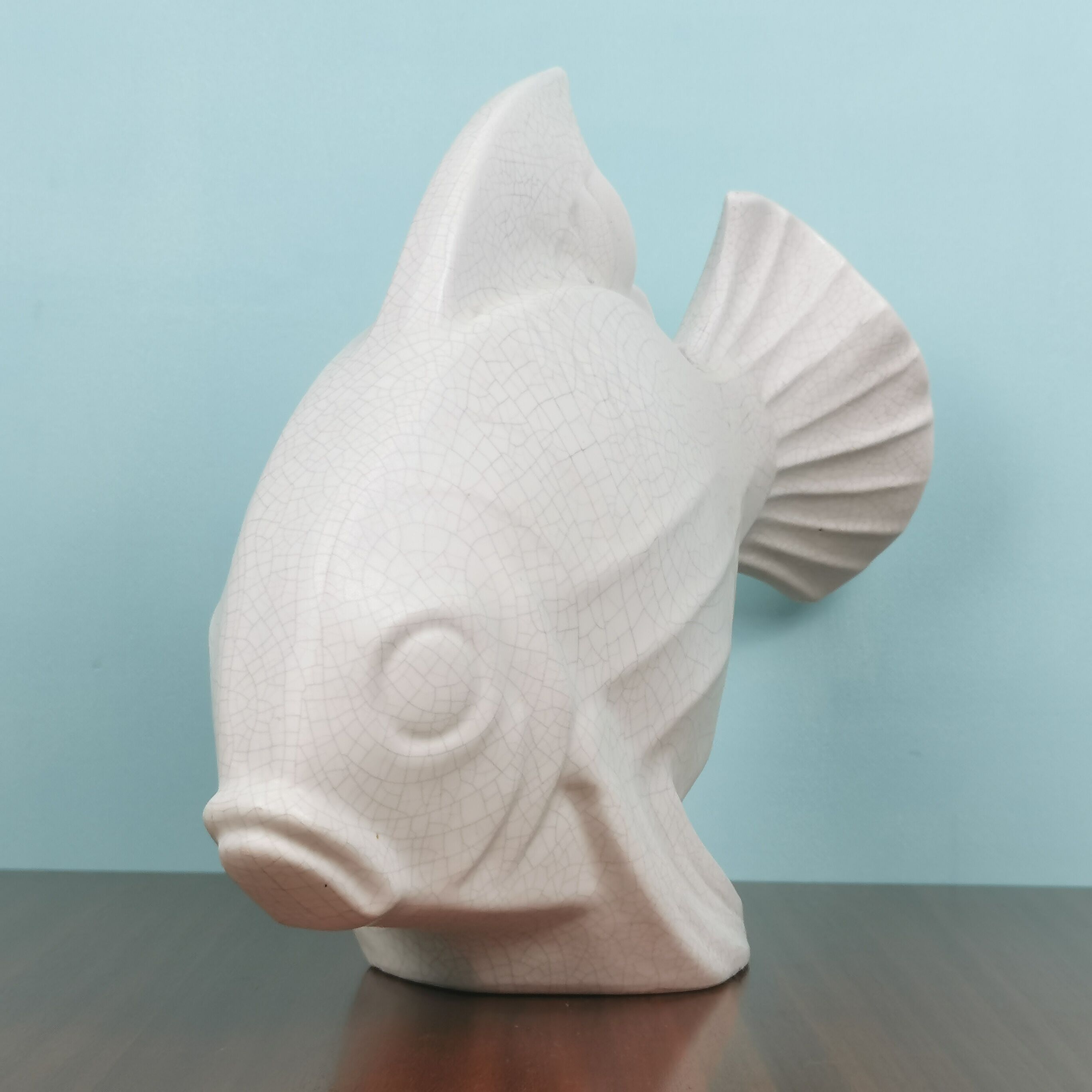 Cracked ceramic fish