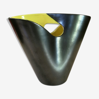 Elchinger ceramic corolla vase